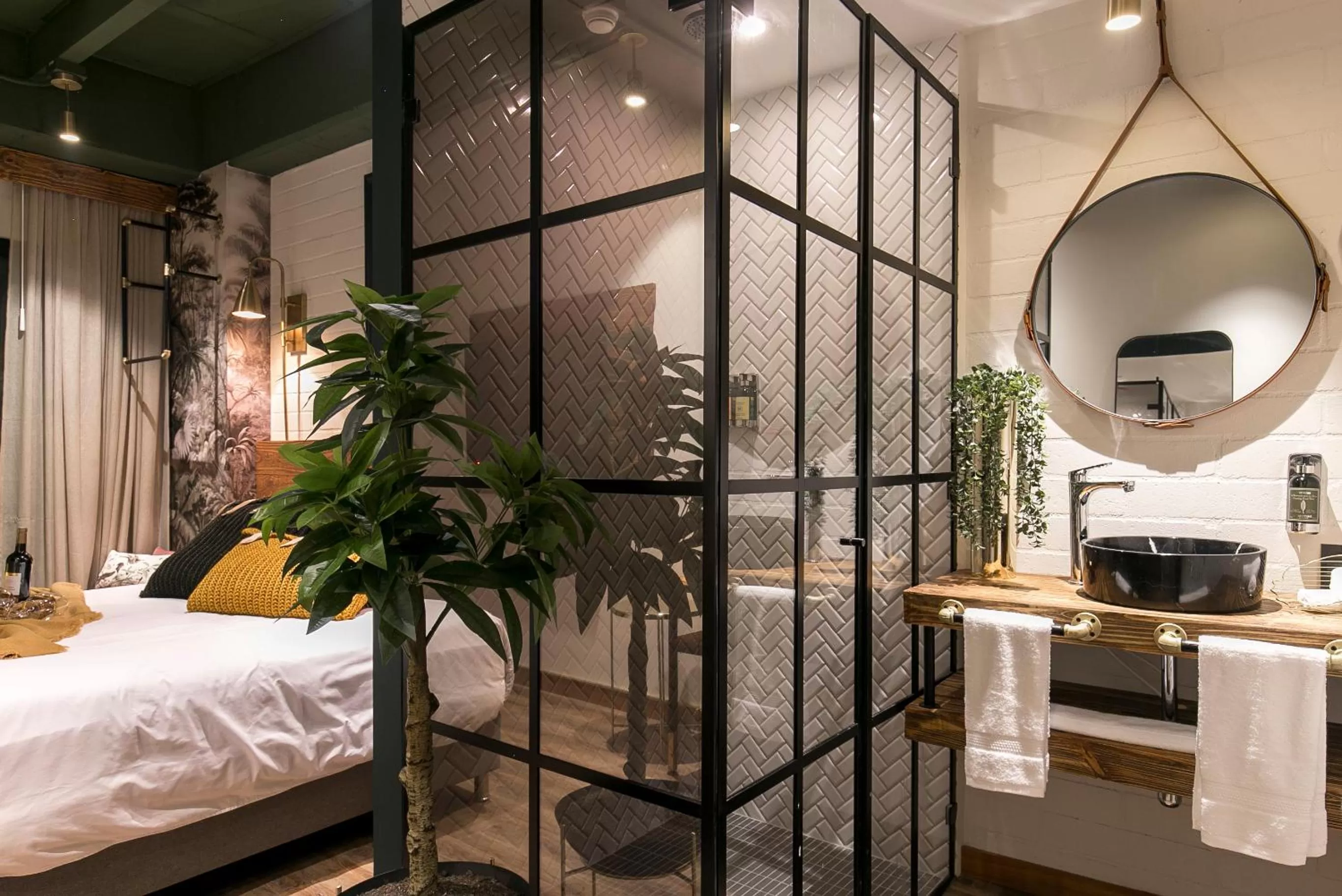 Shower in Celestino Boutique Hotel