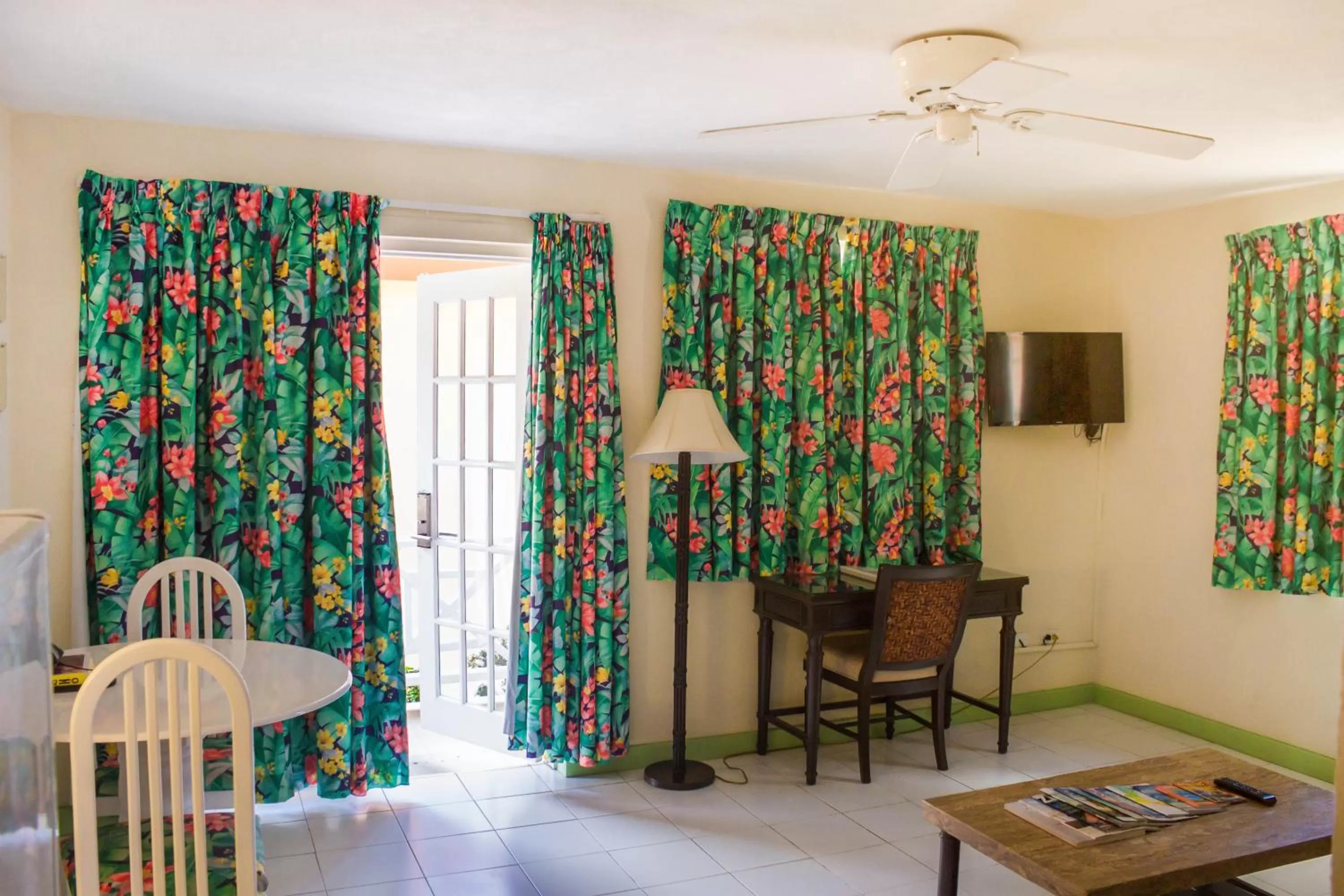 Patio in Worthing Court Apartment Hotel