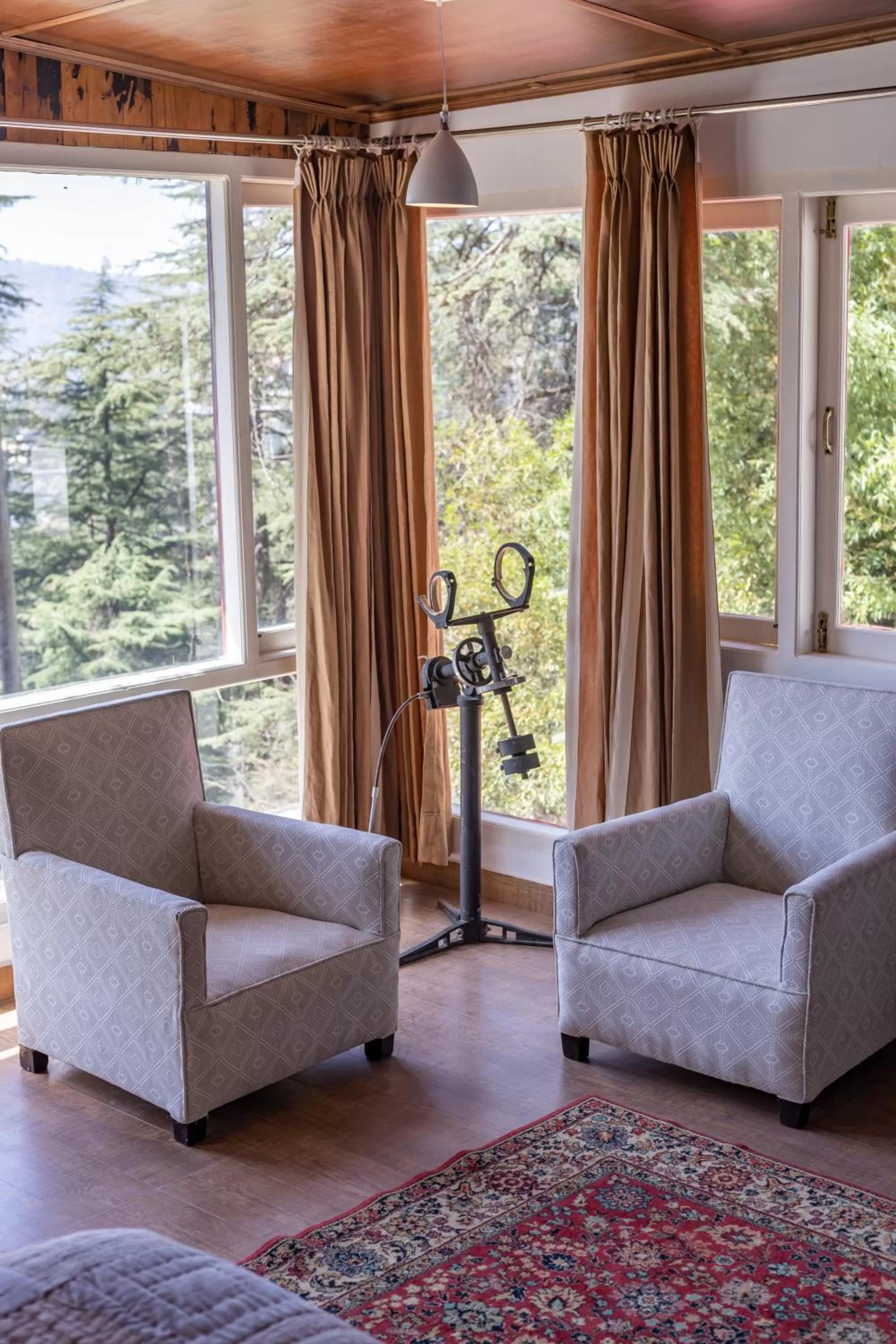 Bedroom, Seating Area in Seclude Shimla, Taraview