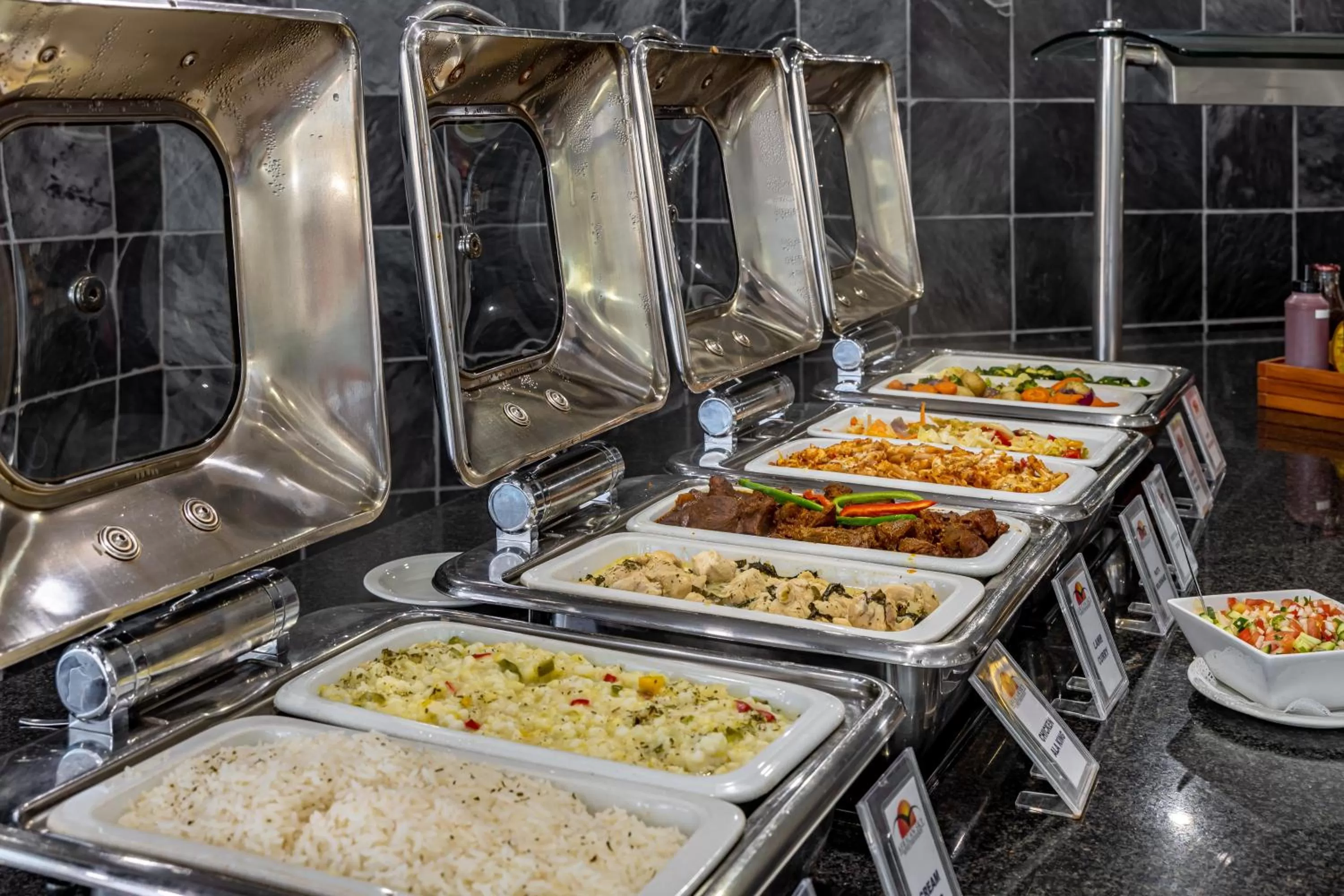 Restaurant/places to eat in African Sky Newcastle Inn