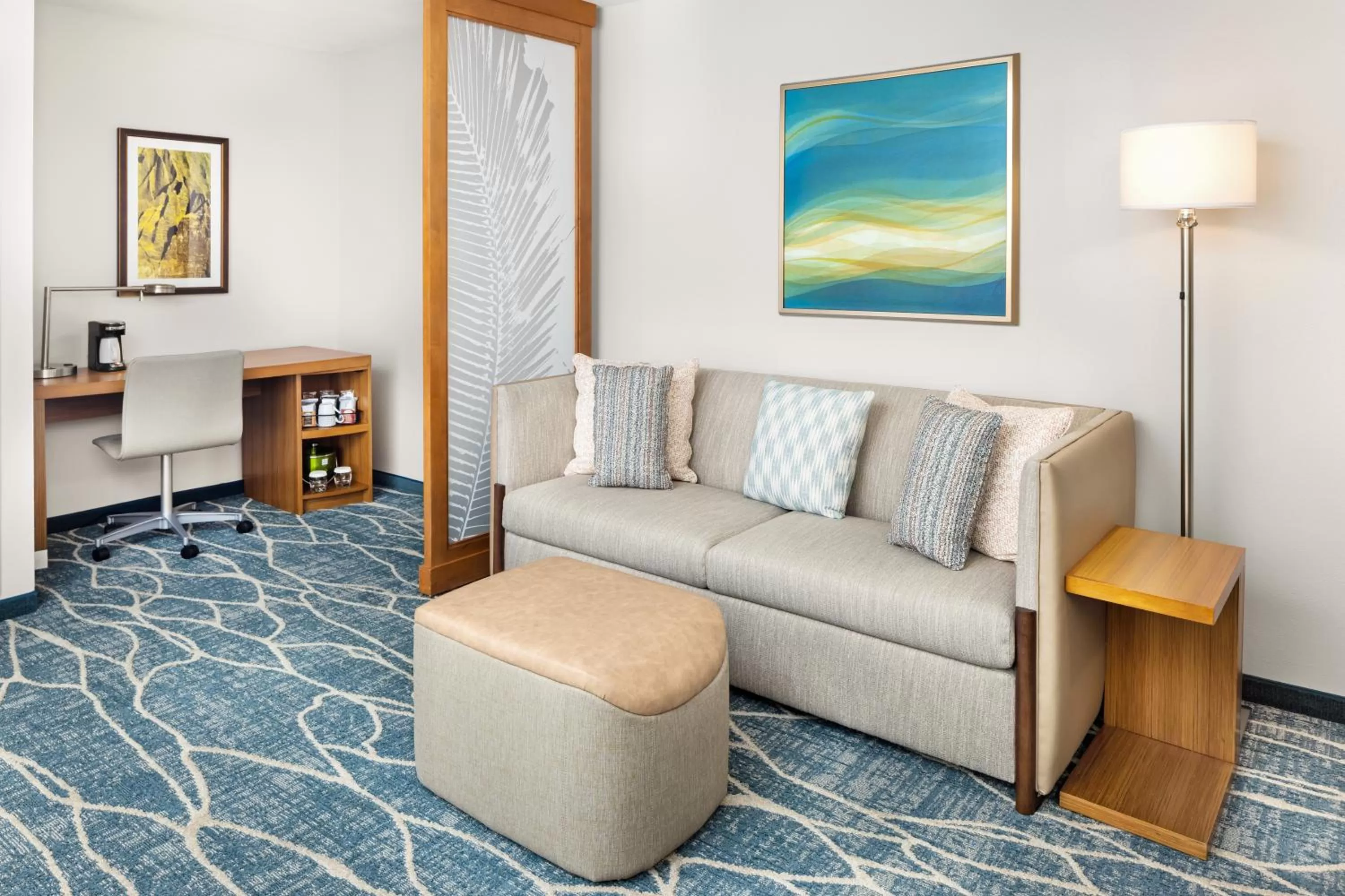 Seating area in Hyatt Place Waikiki Beach