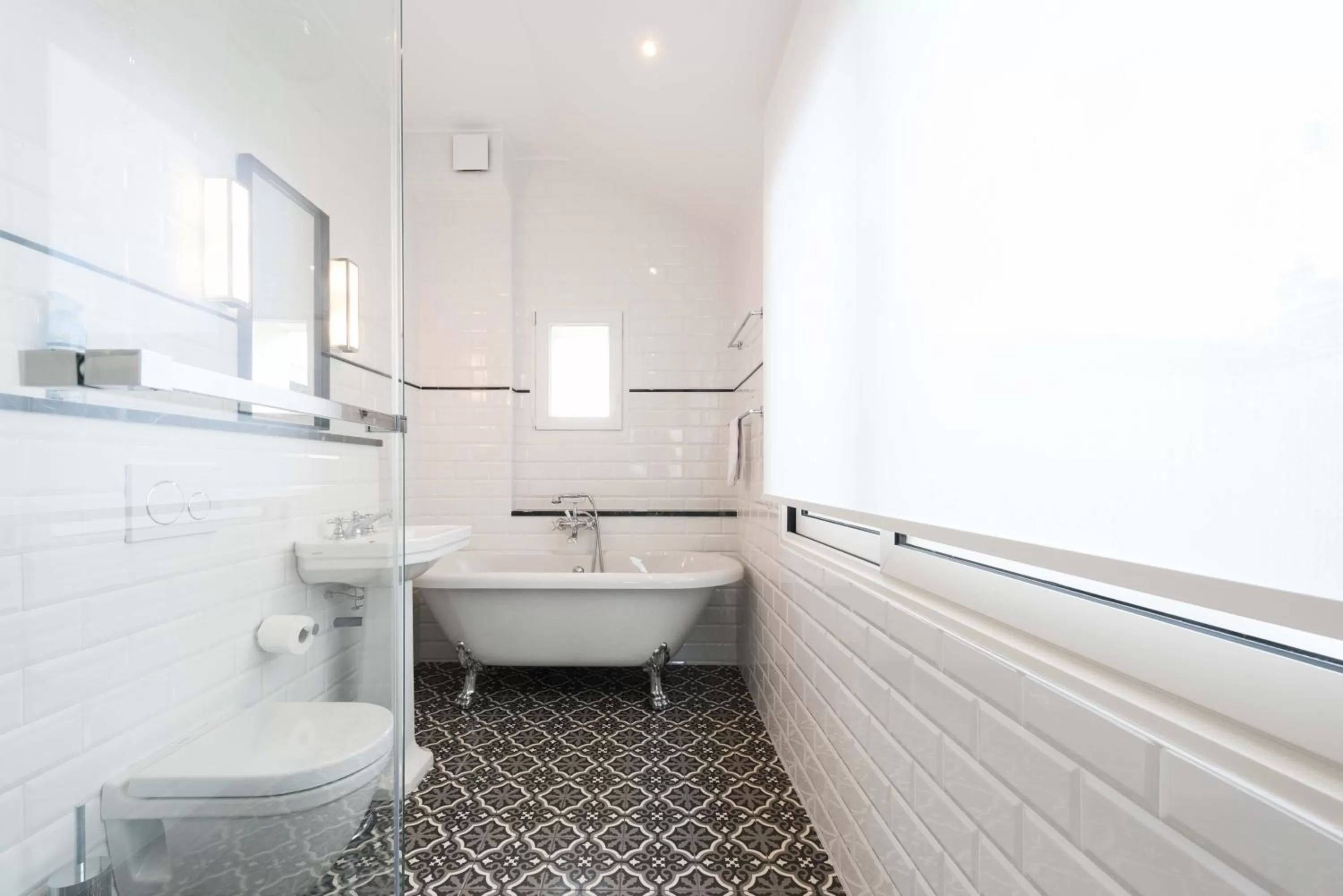 Toilet in Résidence du Louvre