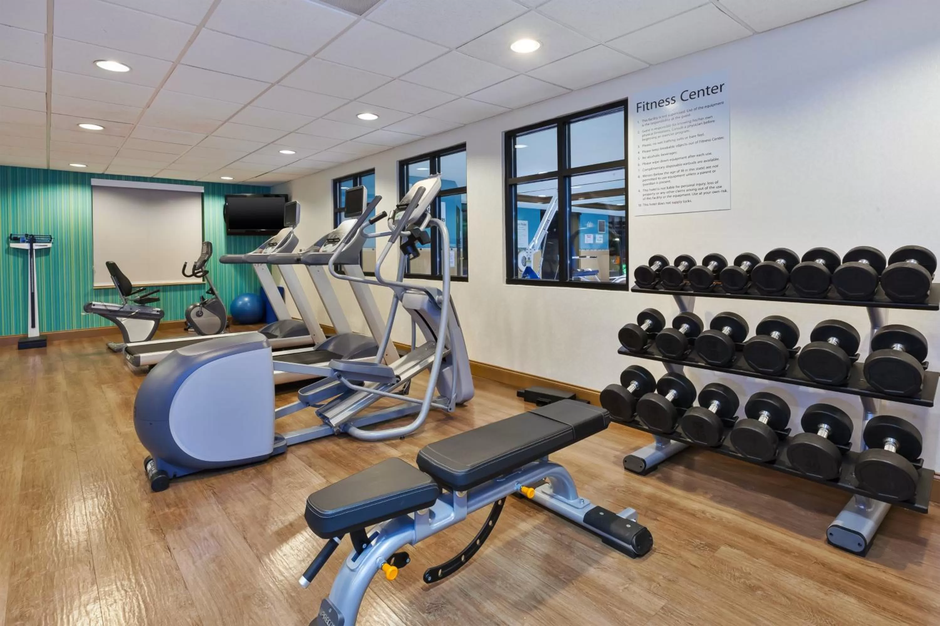 Fitness centre/facilities in Holiday Inn Express Hotel & Suites Warminster-Horsham by IHG