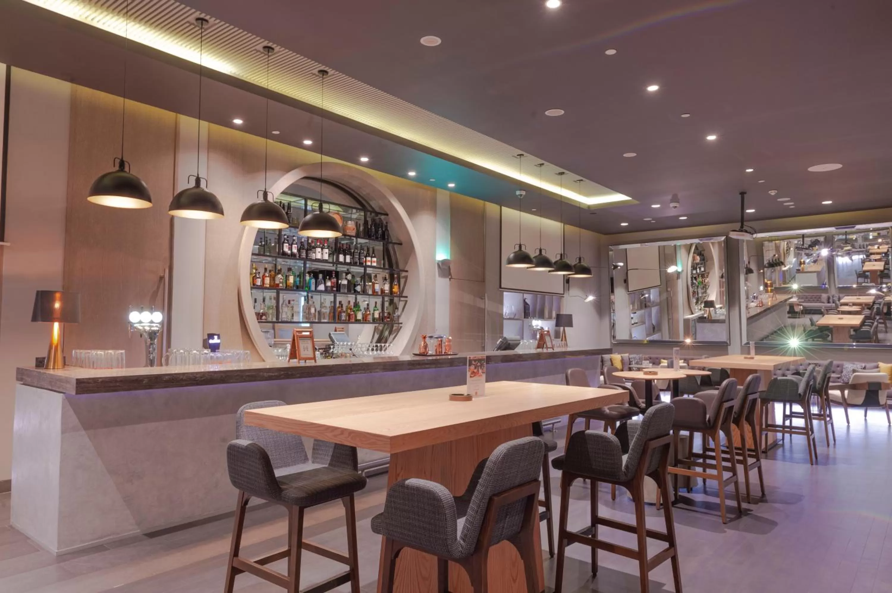 Lounge or bar in Centro Capital Centre By Rotana
