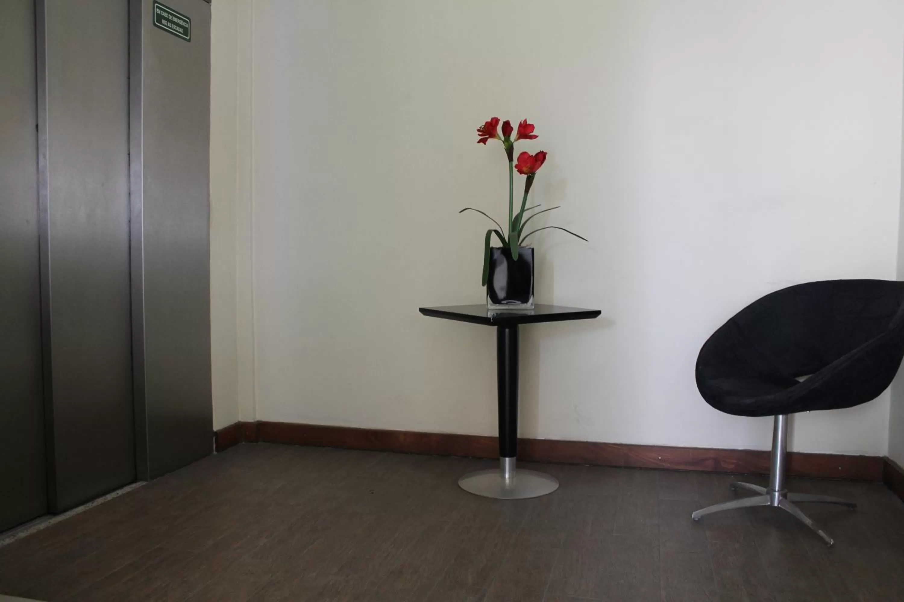 Lobby or reception, TV/Entertainment Center in Resende Inn