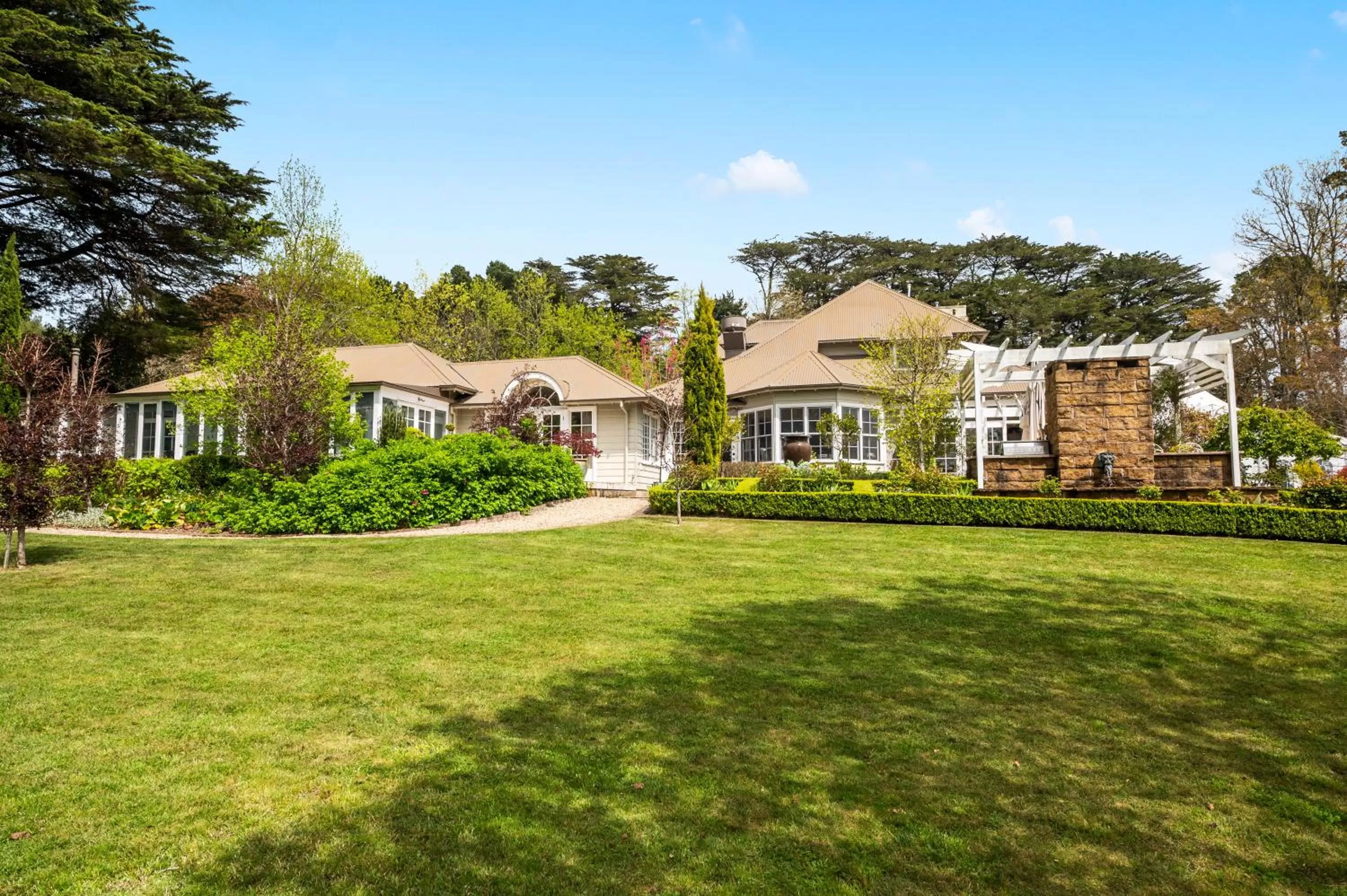 Property building in Parklands Country Gardens & Lodges Blue Mountains