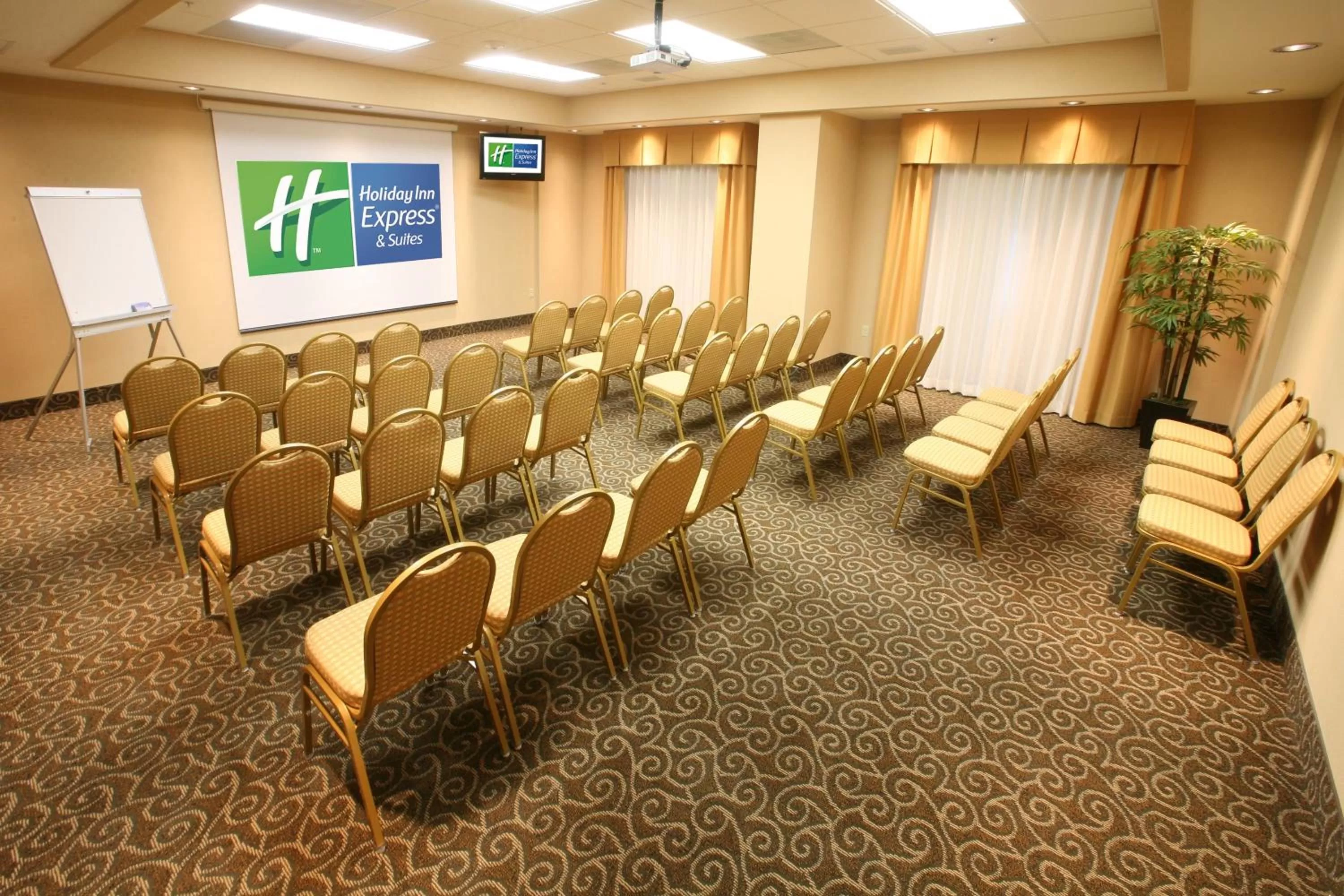 Meeting/conference room in Holiday Inn Express & Suites Monterrey Aeropuerto by IHG