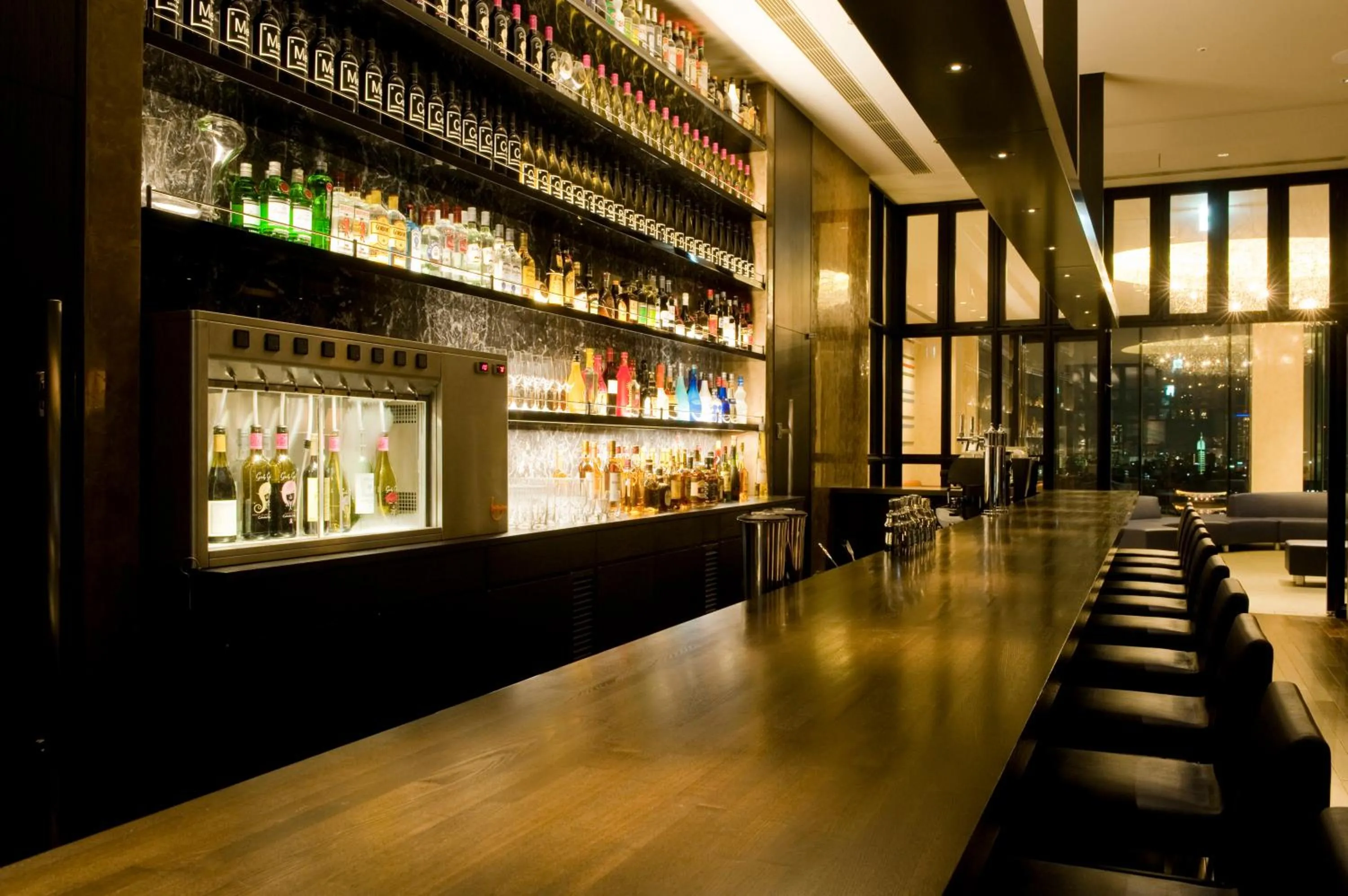 Lounge or bar in The Gate Hotel Kaminarimon by Hulic