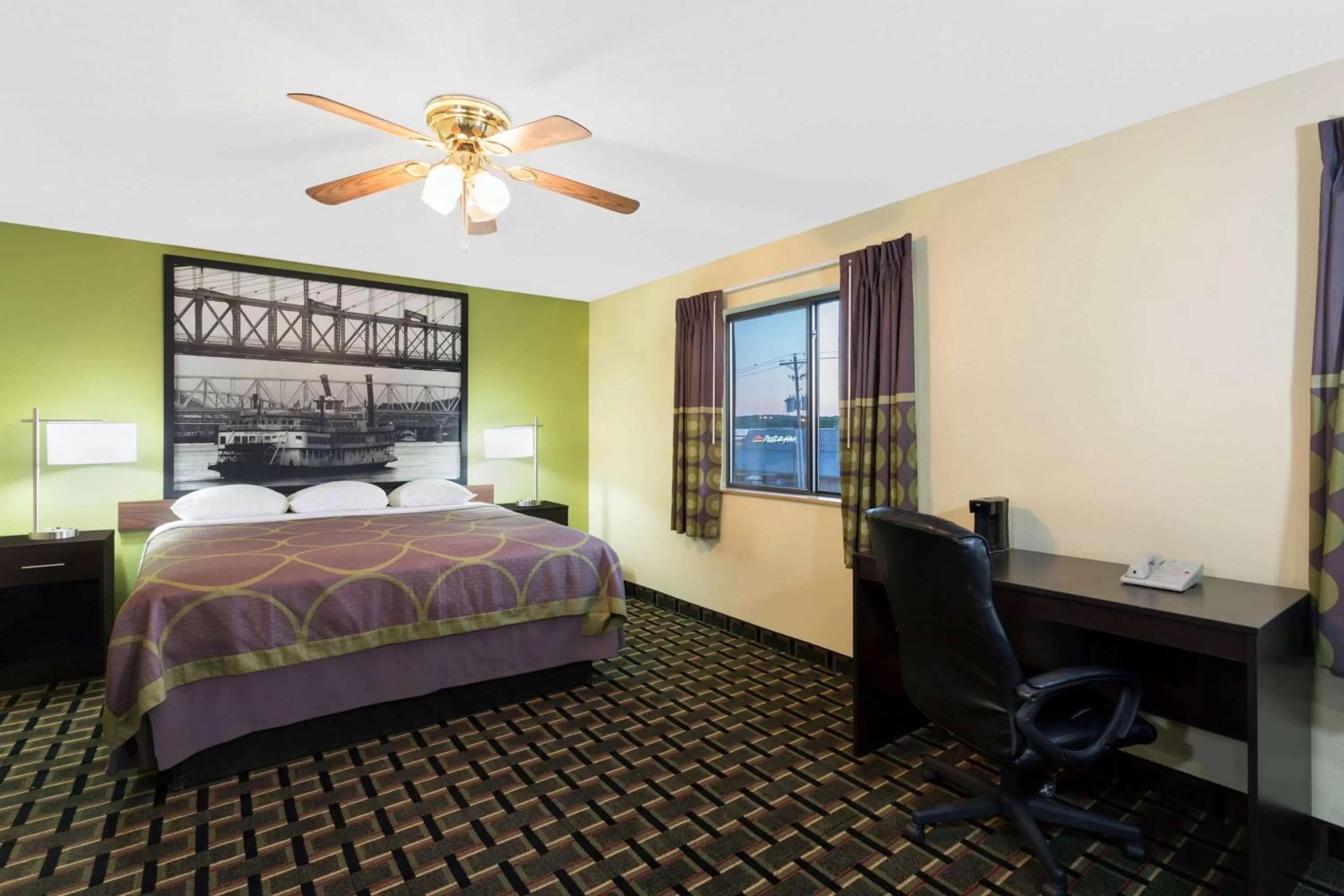 Photo of the whole room, Bed in Super 8 by Wyndham Marietta