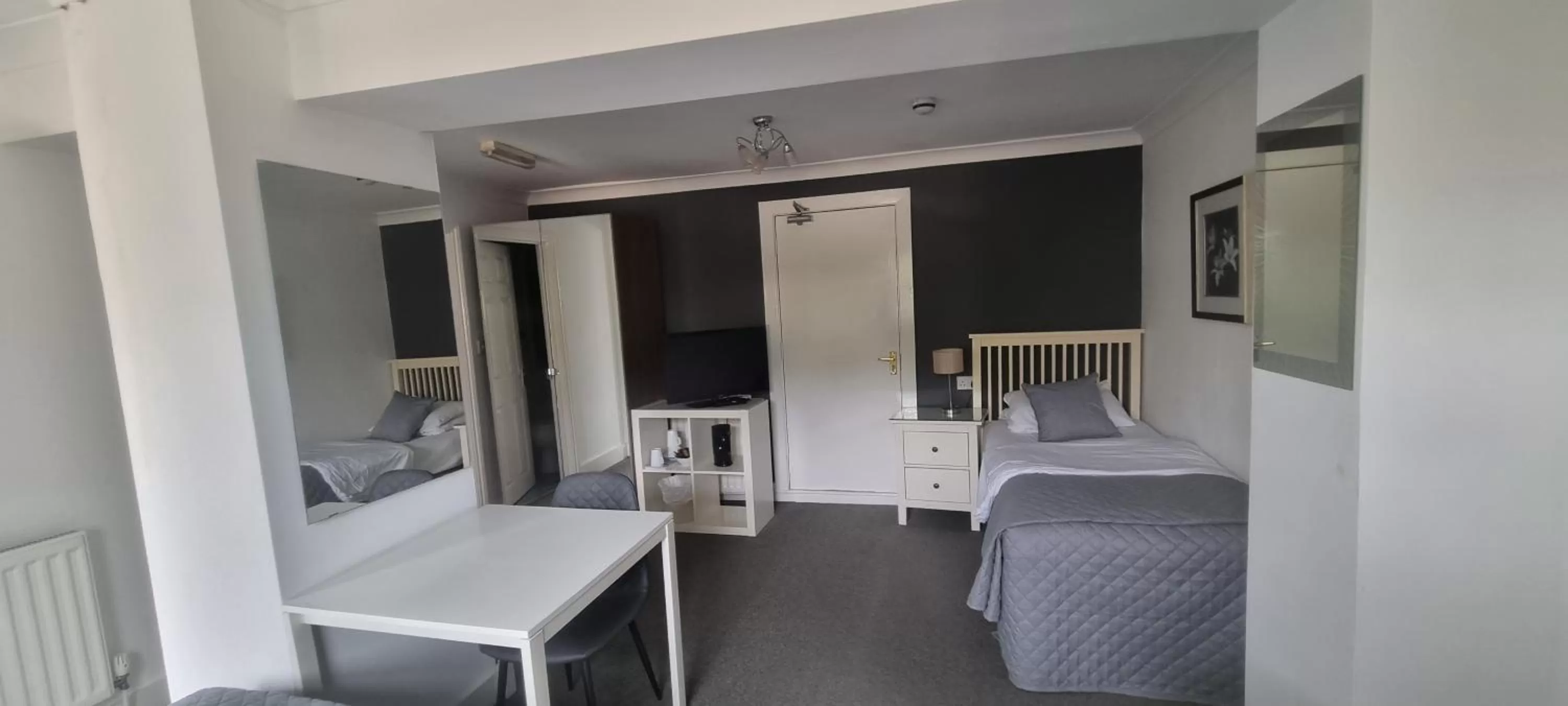 Bedroom, Bed in Hunters Meet