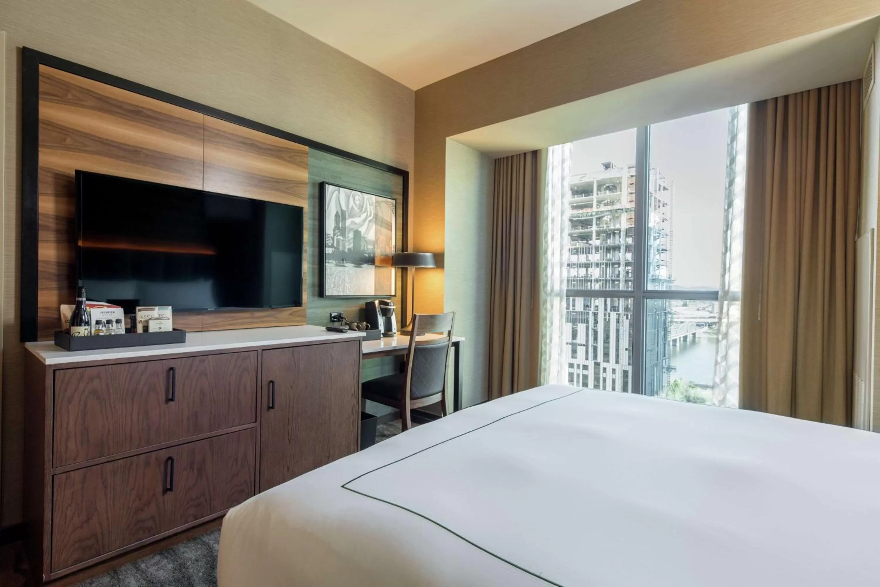 Bedroom, Bed in The Porter Portland, Curio Collection By Hilton