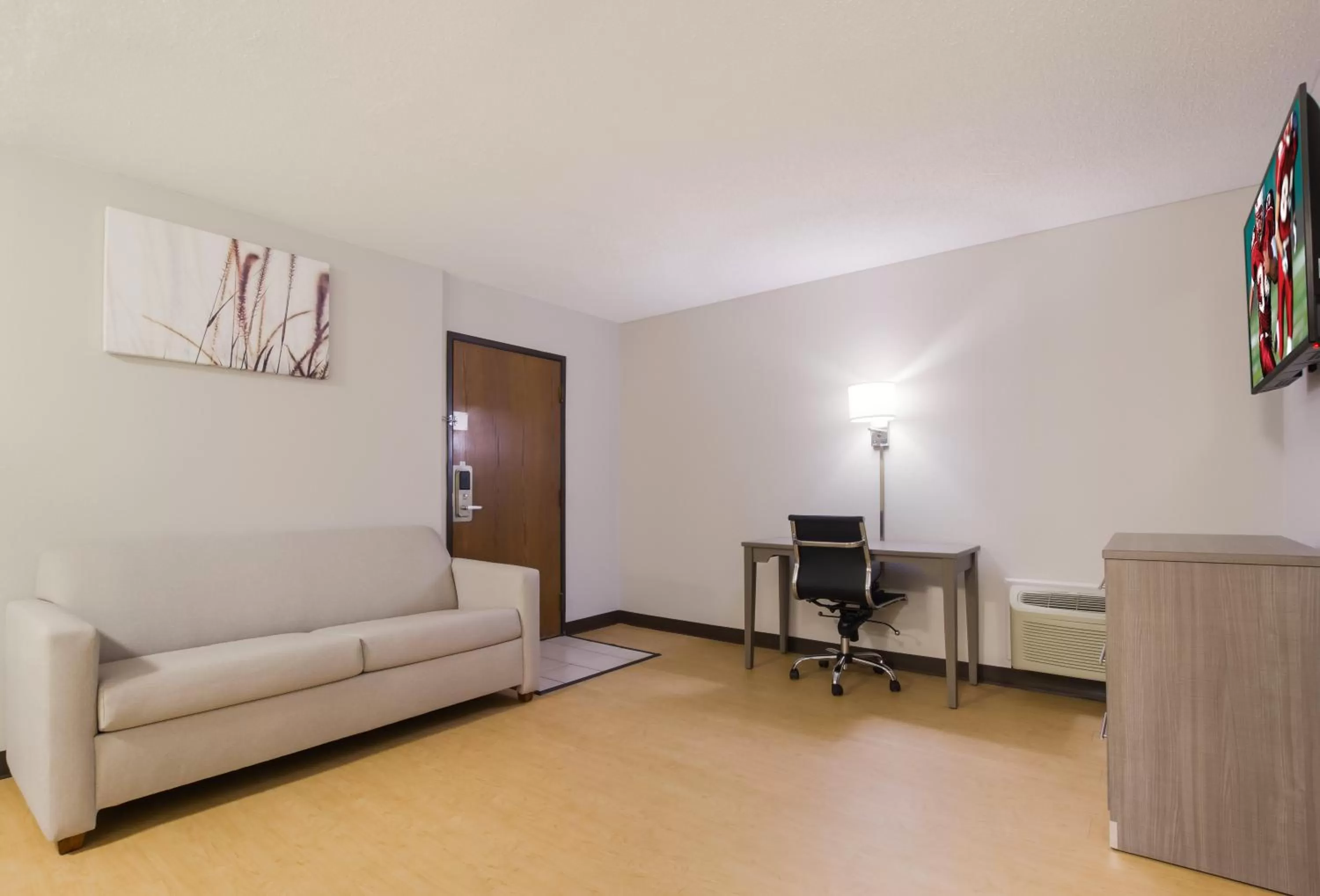 Photo of the whole room in Red Roof Inn Lawrenceburg