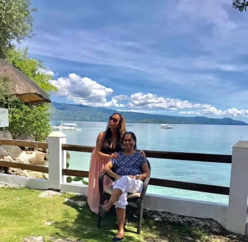 Family in Pescador View - Beachfront ,Extensions & nearby the Ocean Hostels & Restaurant Moalboal