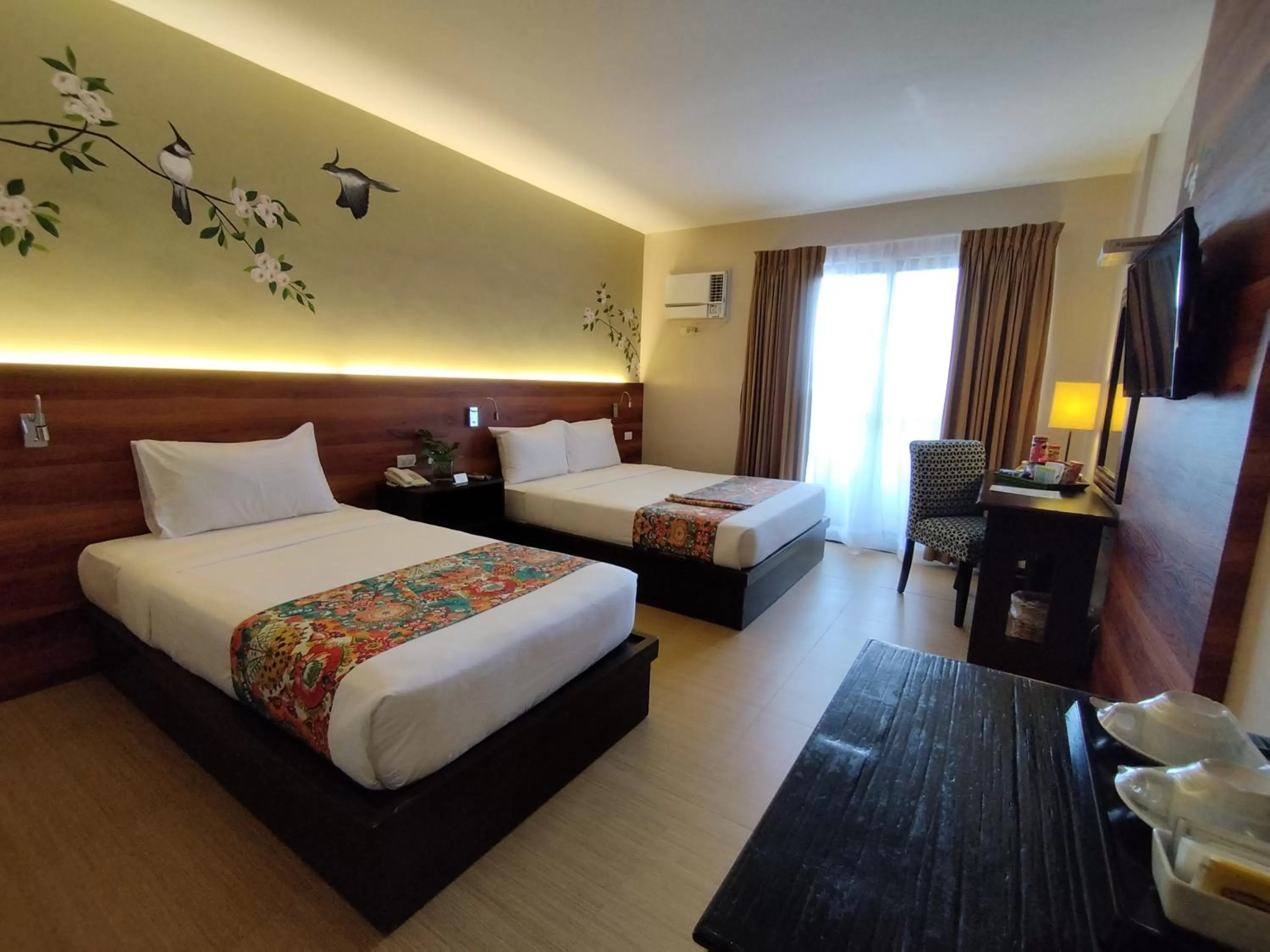 Bed in Hotel Kimberly Tagaytay