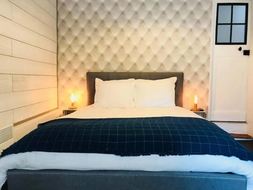 Bedroom, Bed in La Fabrique - Les Loges Normandes