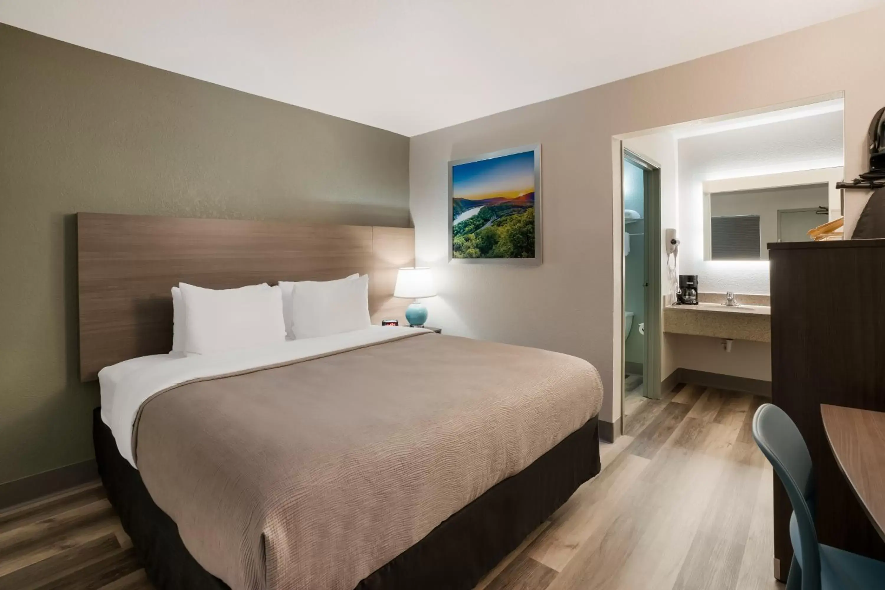 King Room - Non Smoking in Quality Inn Elk Grove-Sacramento King Room - Non Smoking in Quality Inn Elk Grove-Sacramento