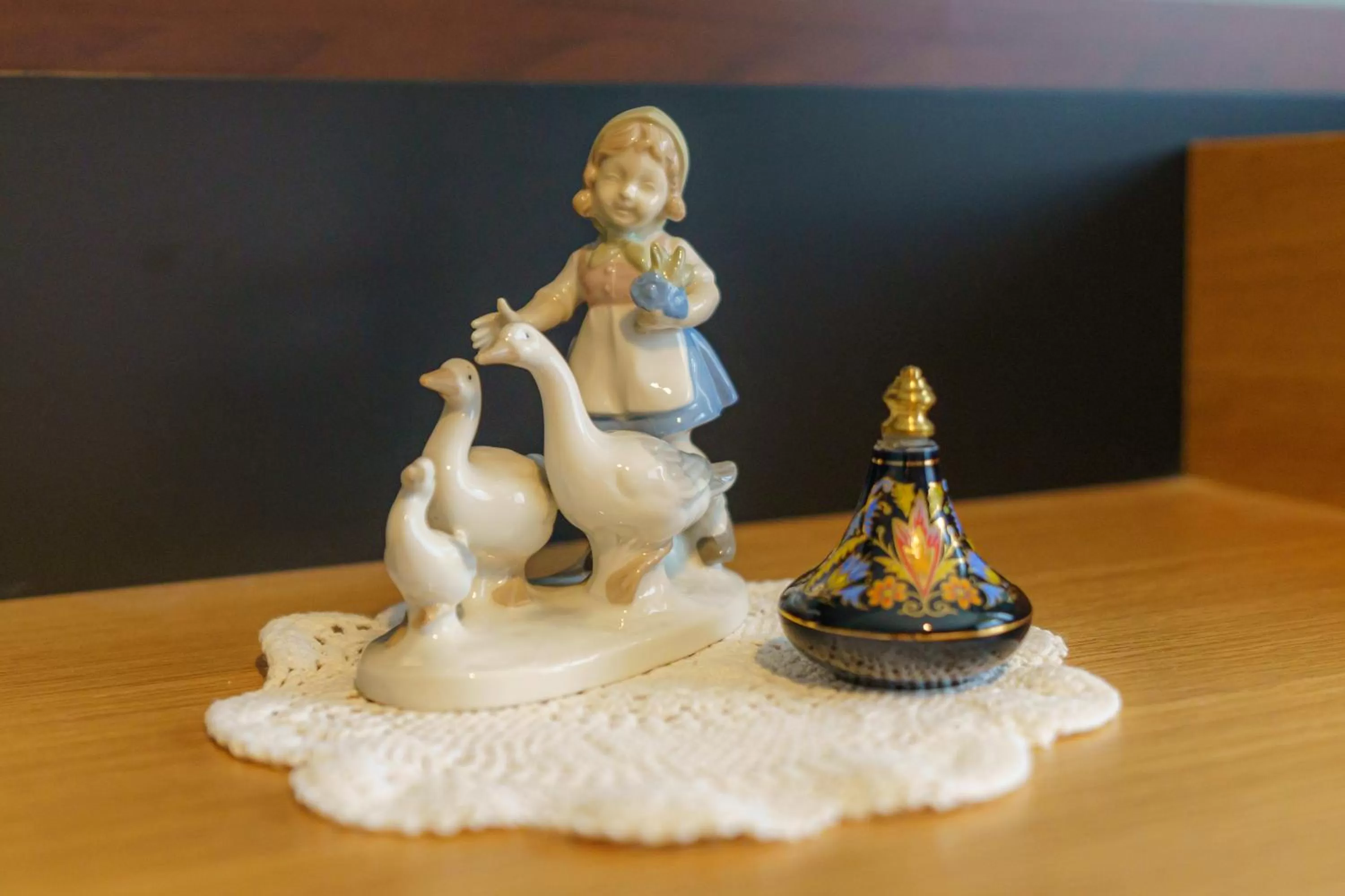 Decorative detail in Tante ALMA's Bonner Hotel