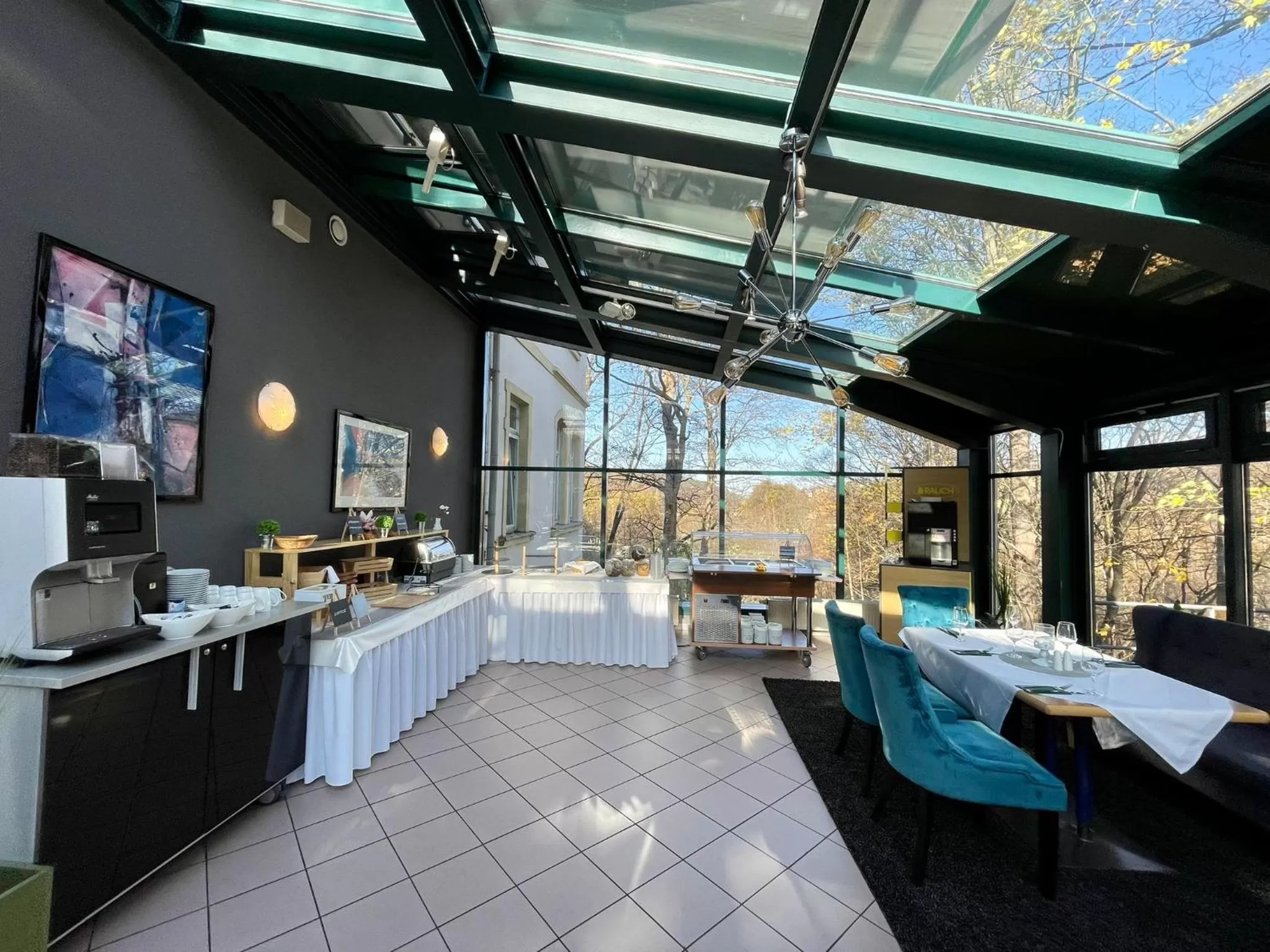 Restaurant/places to eat in Parkhotel Waldschlösschen