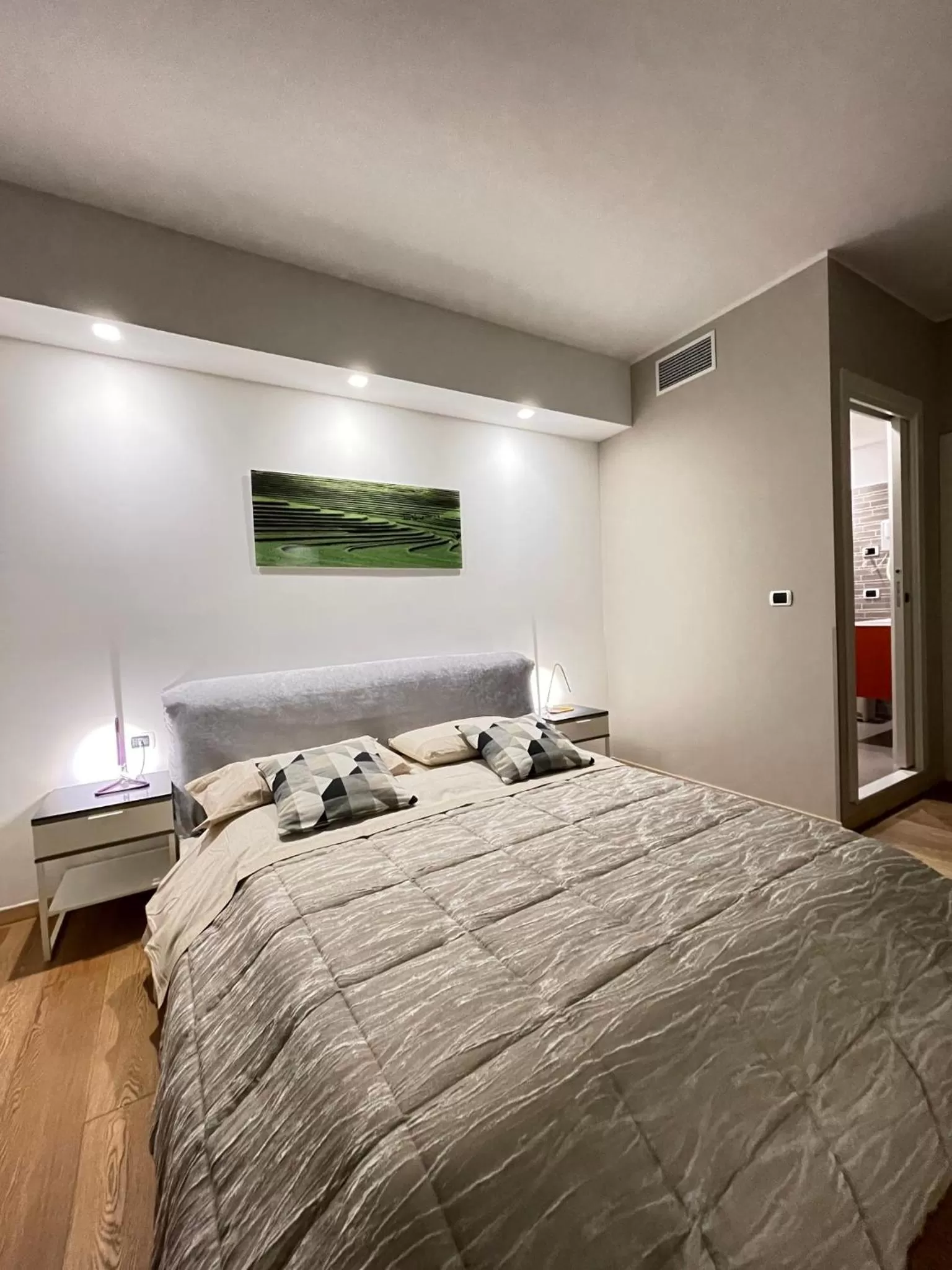 Bed in Smart-House Rent-Rooms FREE PARKING