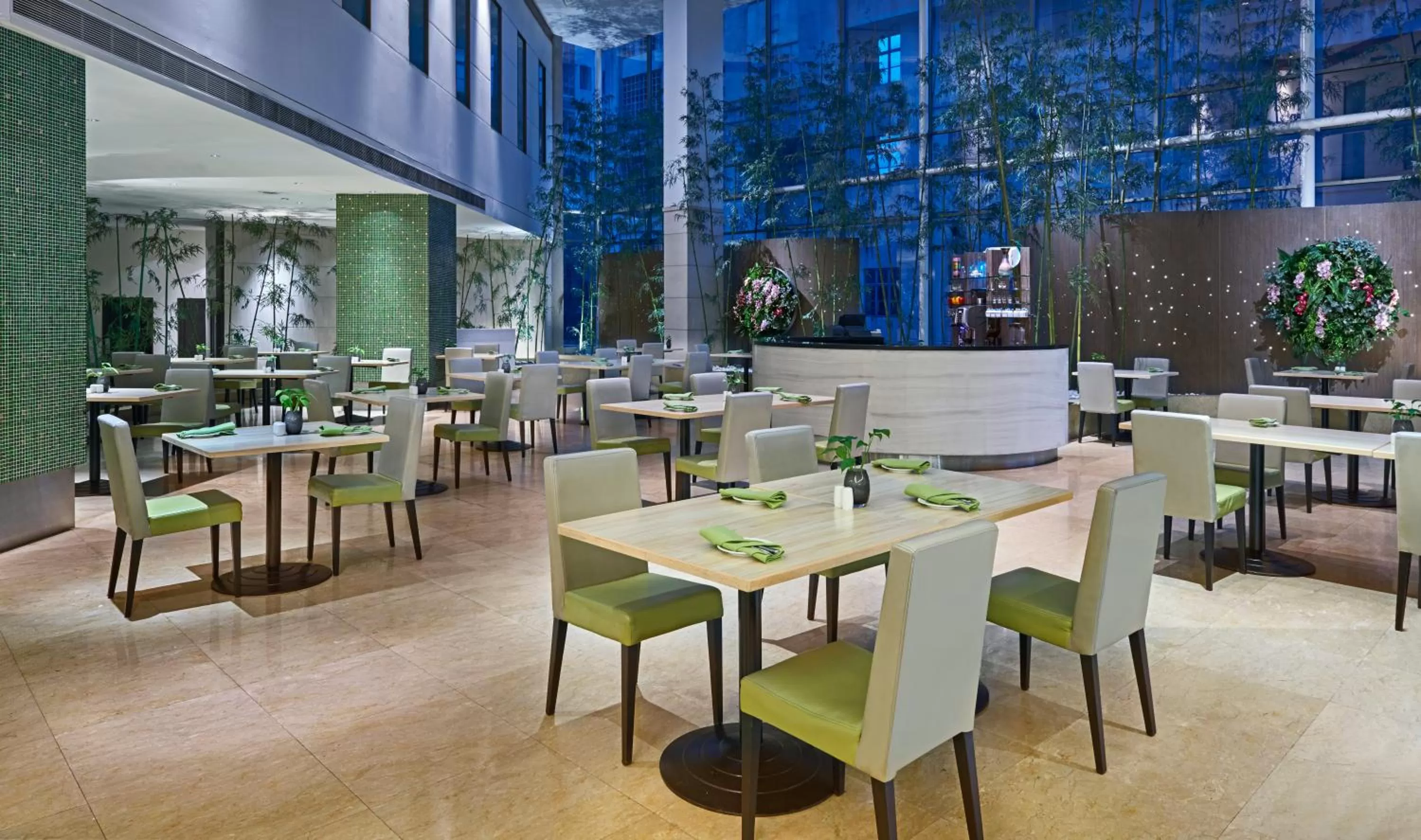 Restaurant/places to eat in Eastin Hotel Kuala Lumpur