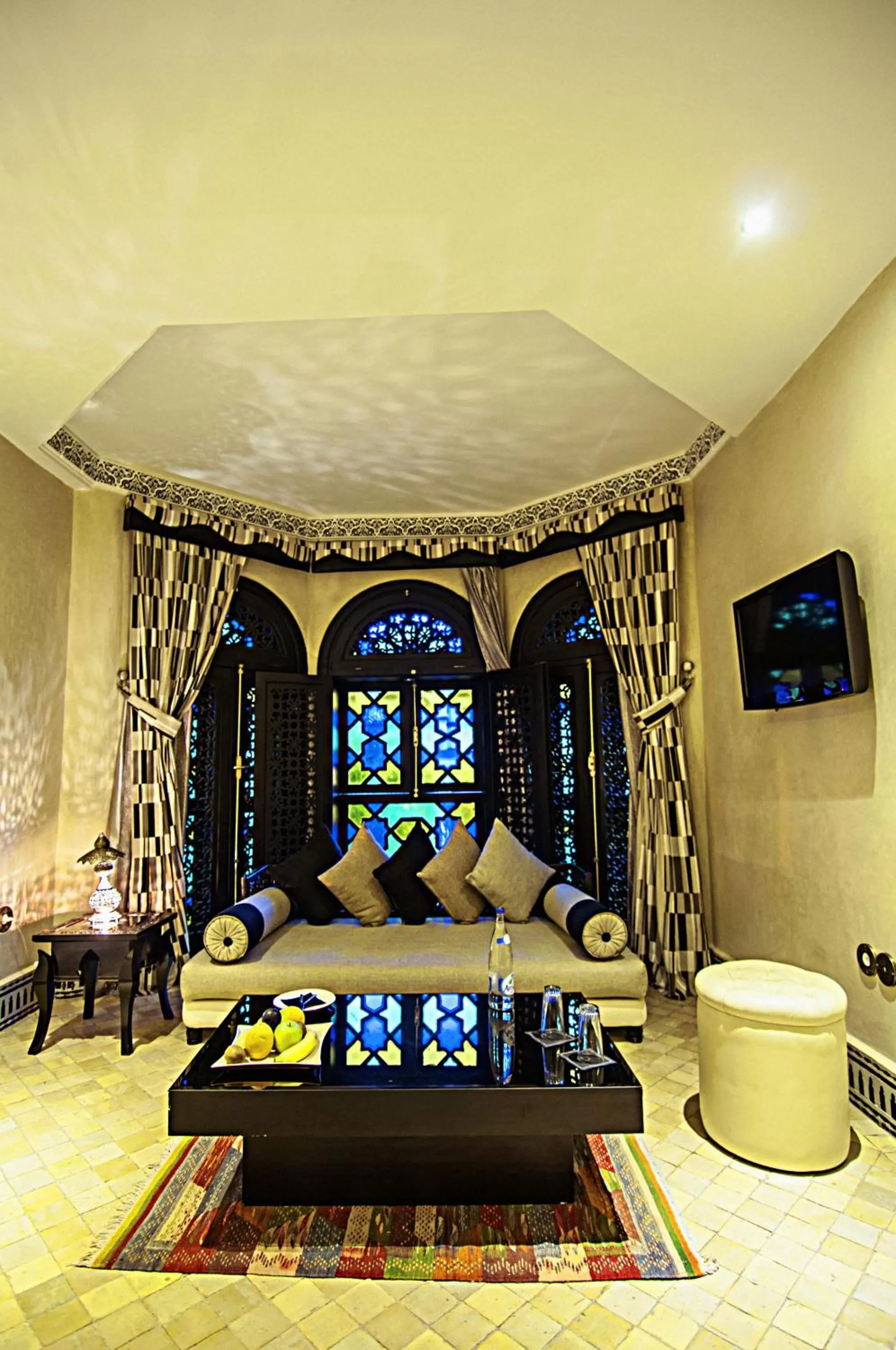 Living room, Bed in Palais Ommeyad Suites & Spa