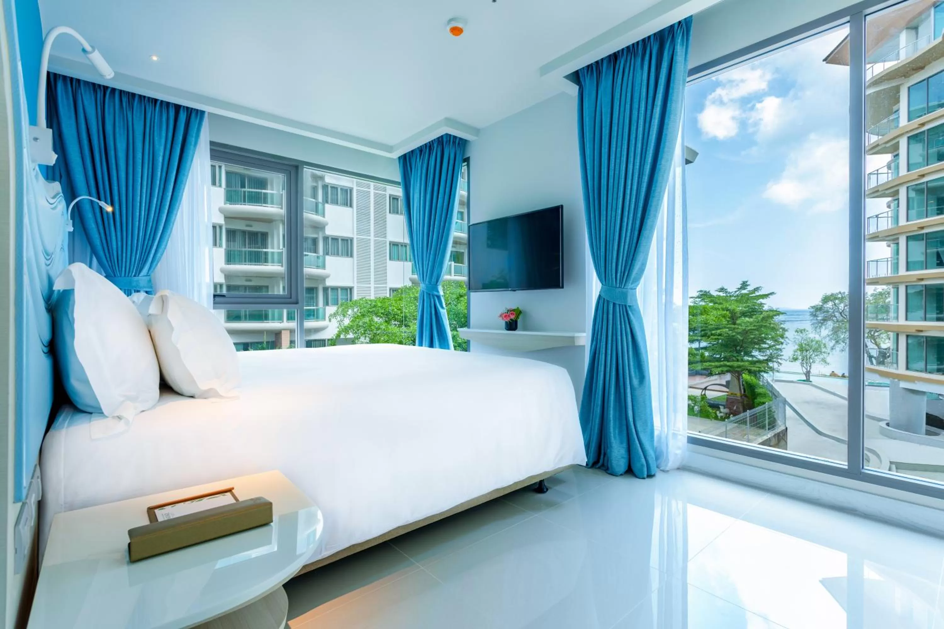 Bedroom, Bed in Centara Sonrisa Residences & Suites Sriracha
