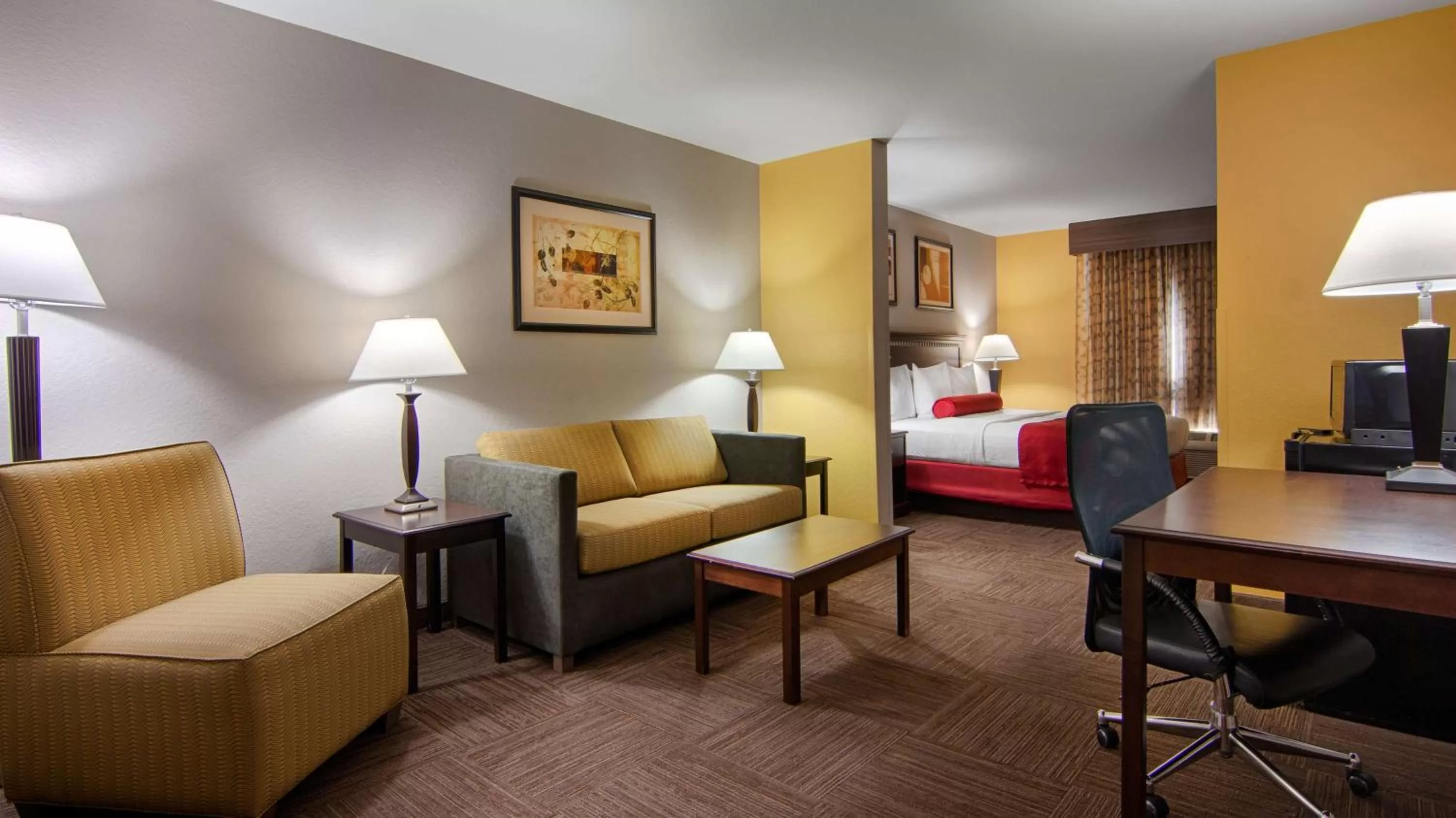 King Suite with Sofa Bed in Best Western Auburndale Inn & Suites
