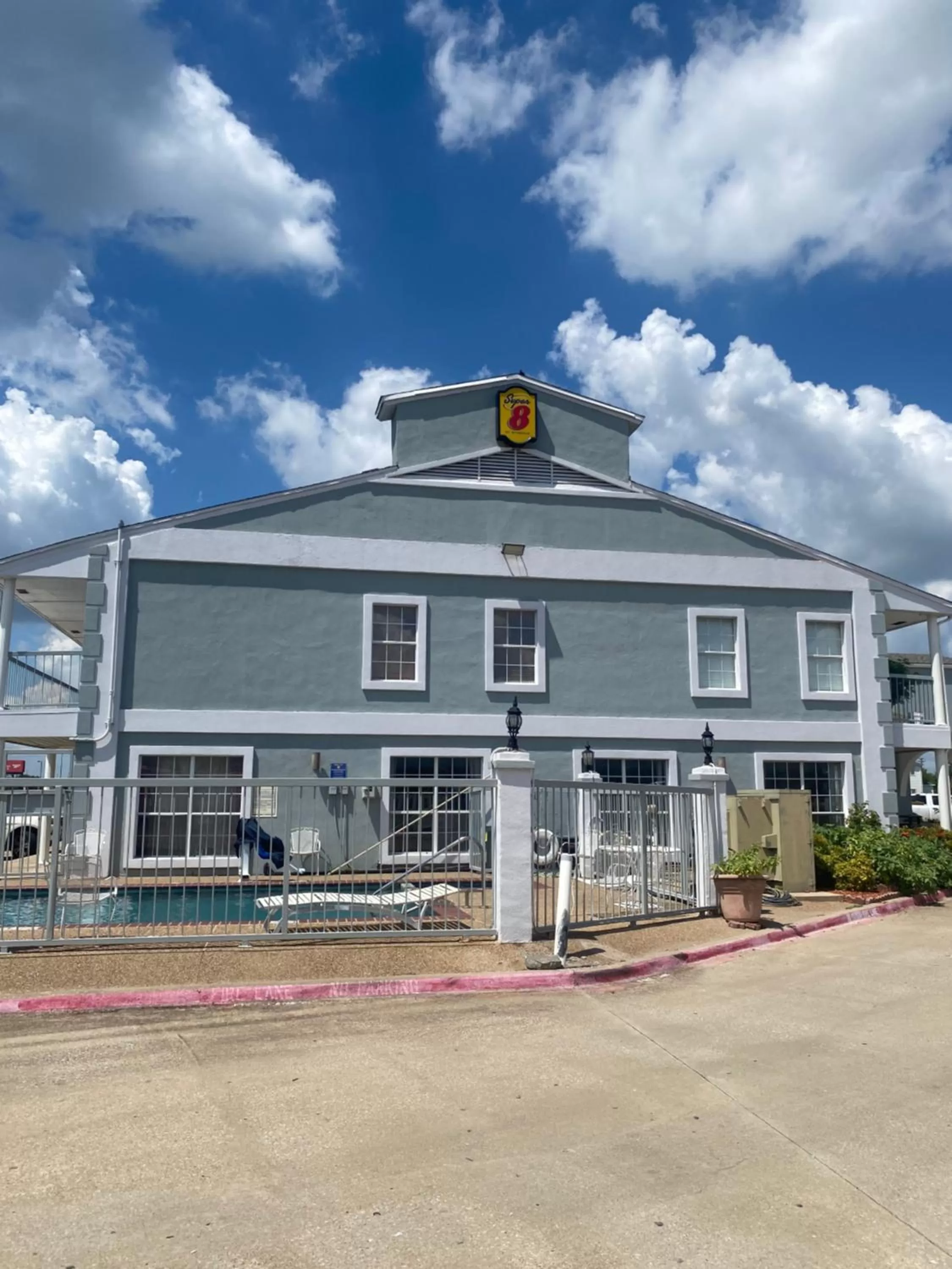 Super 8 by Wyndham Terrell