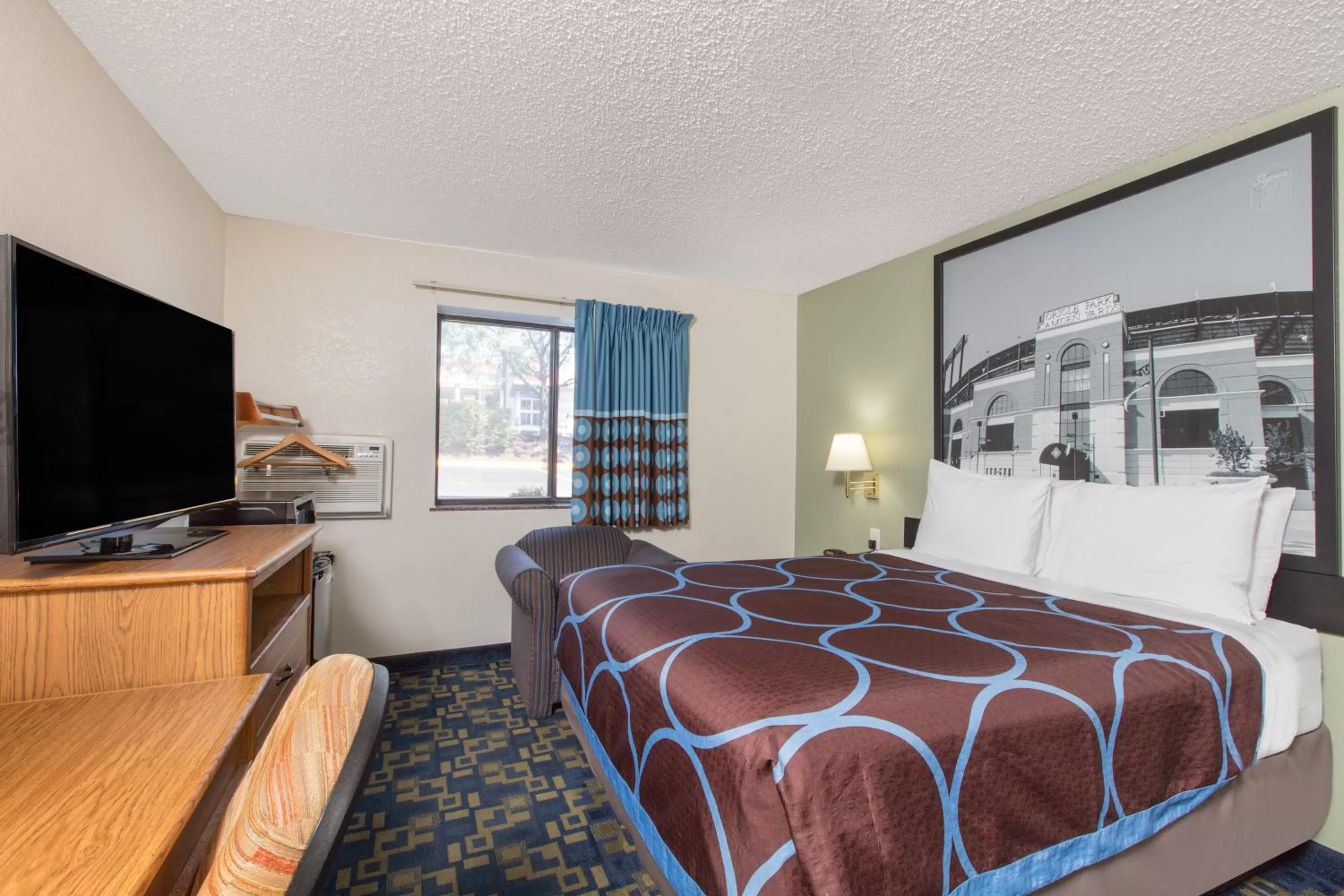 Photo of the whole room, Bed in Super 8 by Wyndham Aberdeen MD