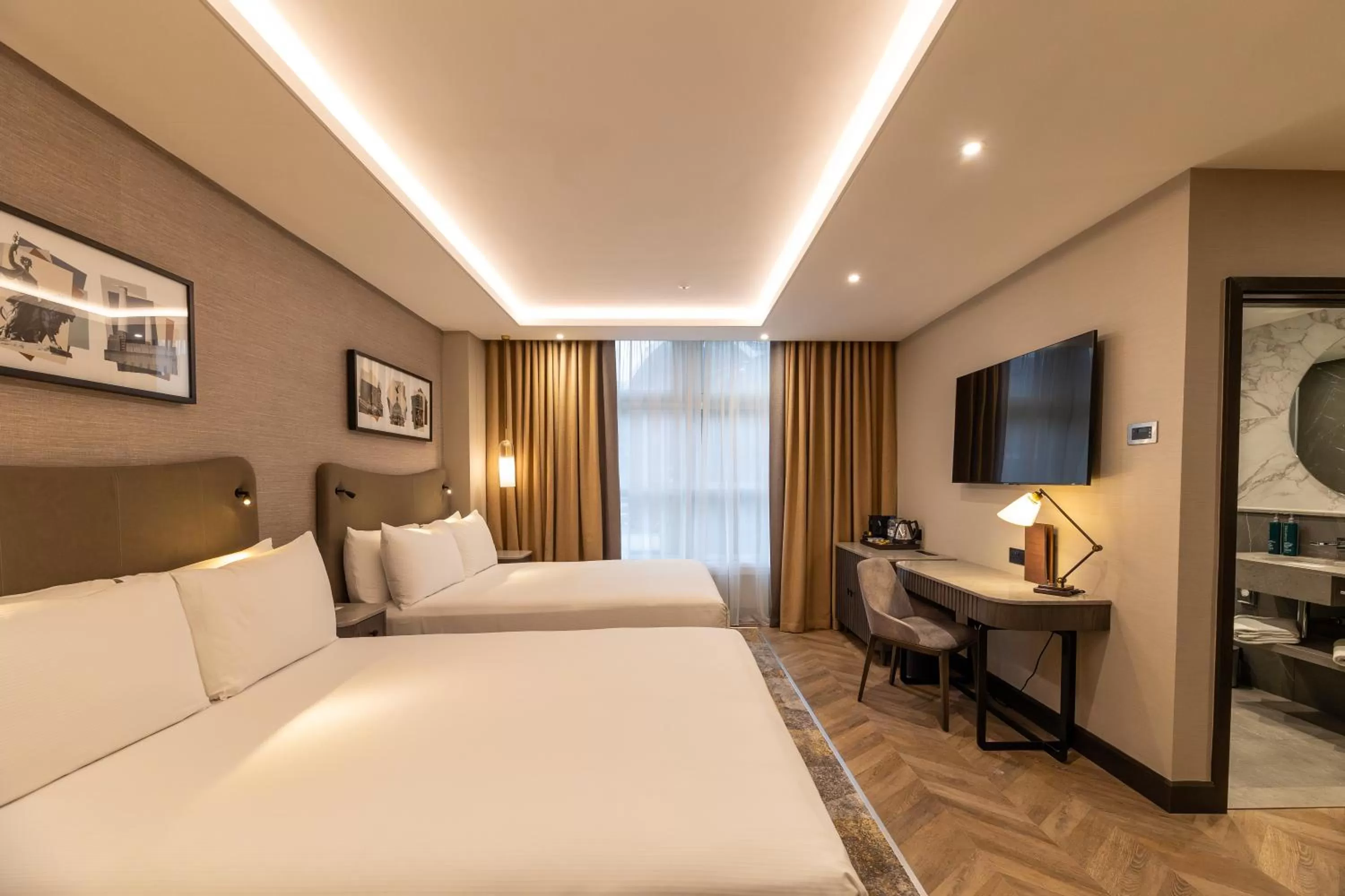 TV and multimedia, Bed in DoubleTree by Hilton London Victoria