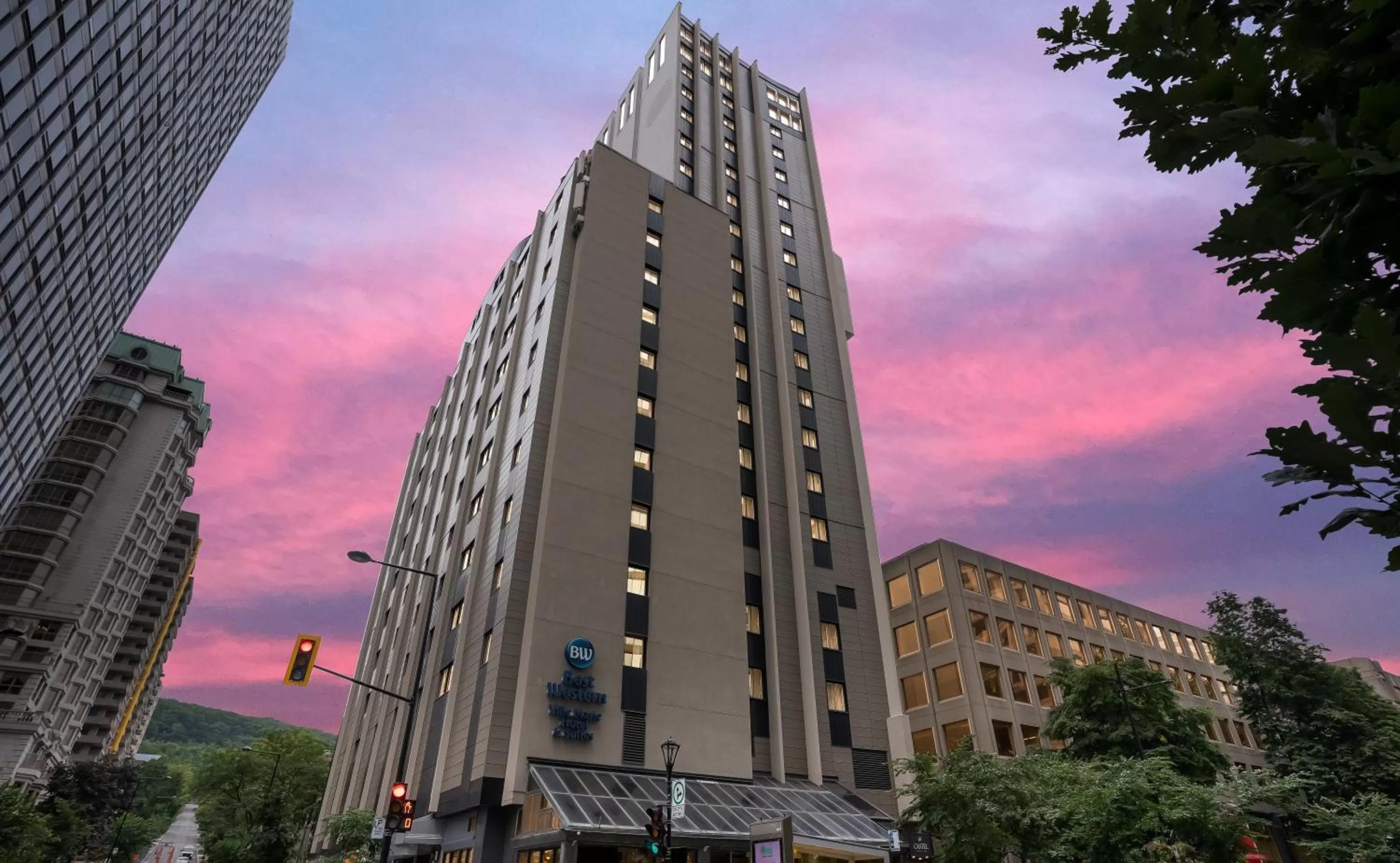 Property building in Best Western Ville-Marie Montreal Hotel & Suites