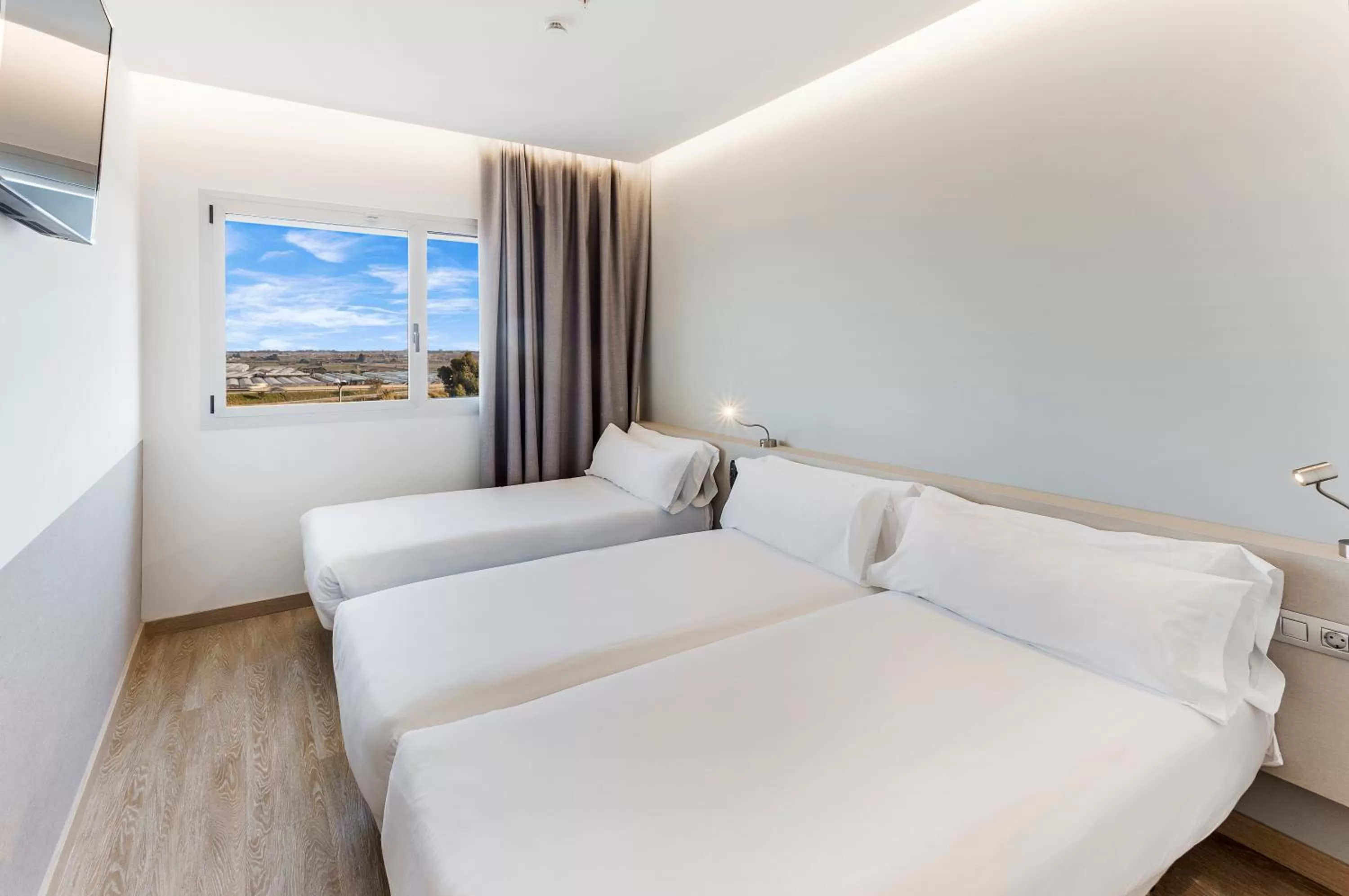 Bed in B&B HOTEL Barcelona Viladecans