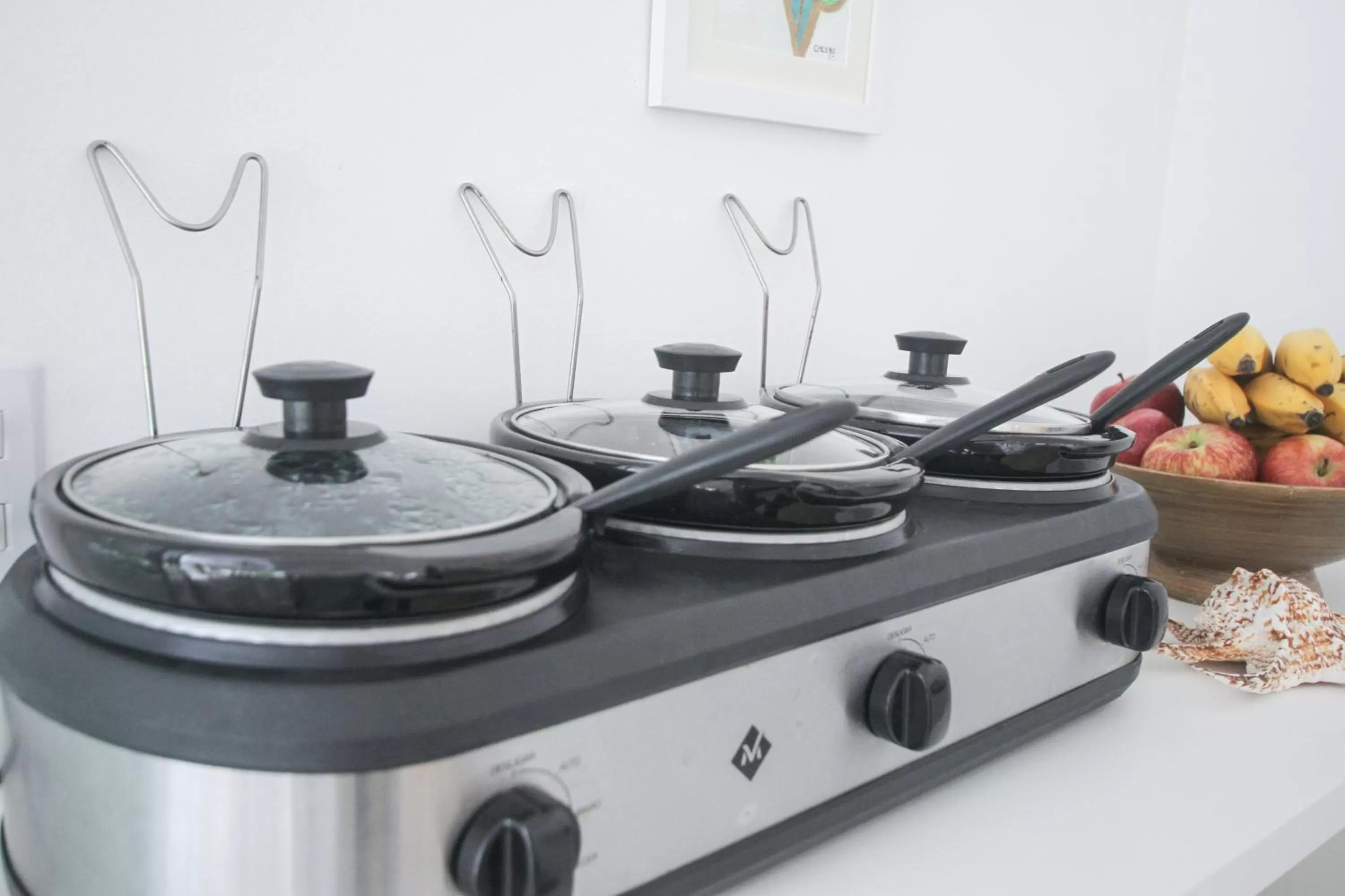 Breakfast, Kitchen/Kitchenette in Guest House Guarujá