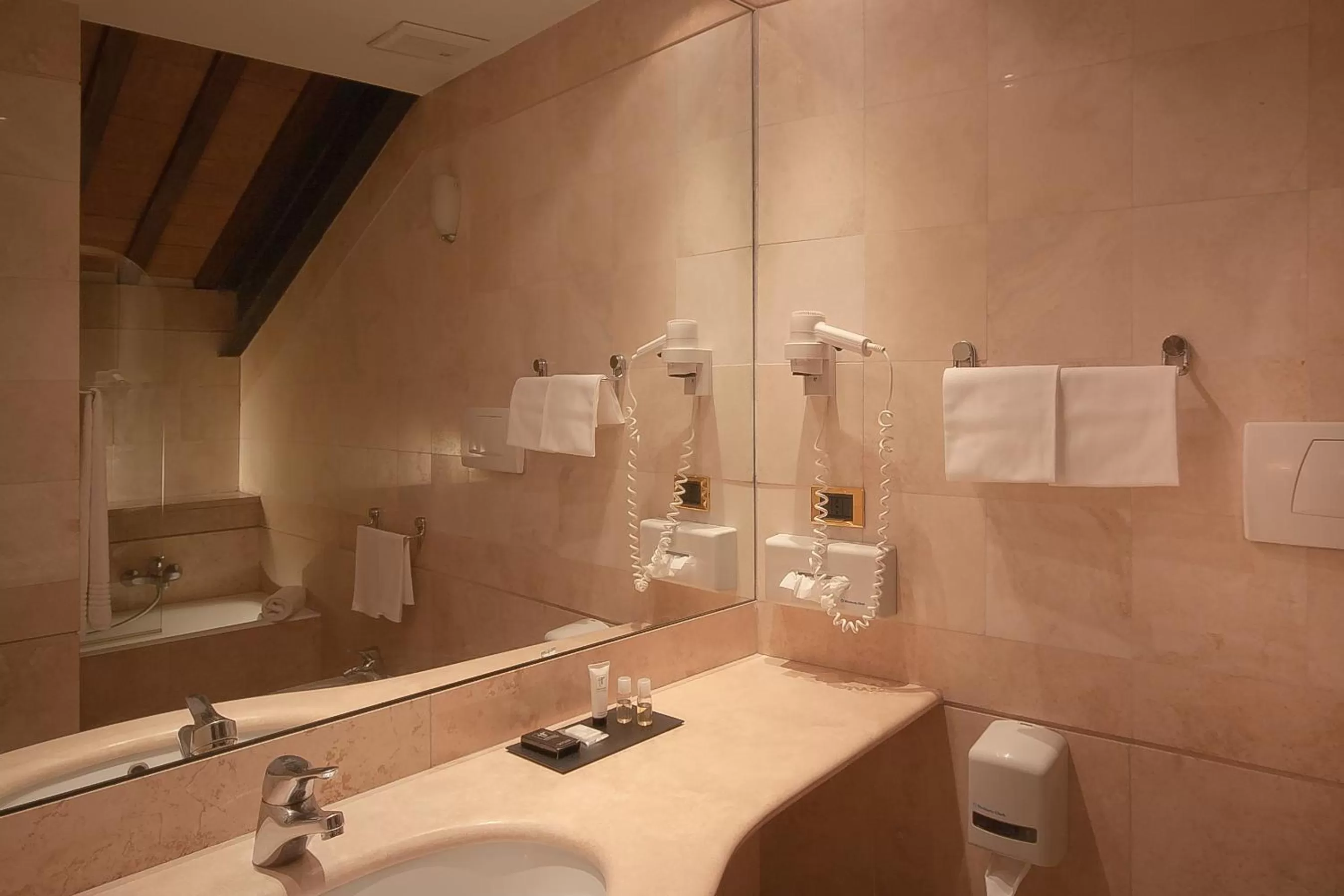 Toilet in Hotel Accademia