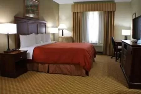 Photo of the whole room, Bed in Country Inn & Suites by Radisson, Knoxville West, TN