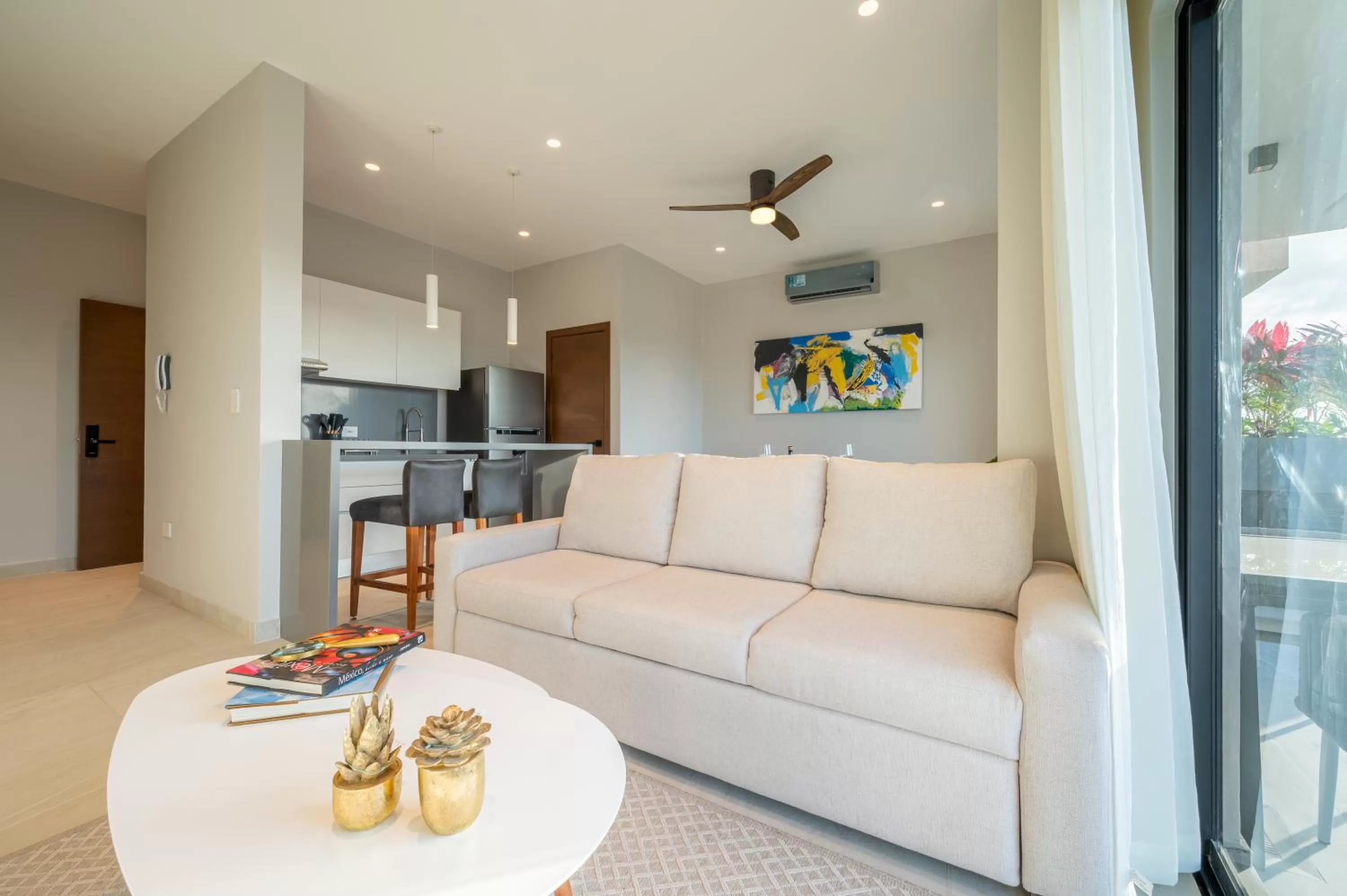 Kitchen or kitchenette in Kippal - Modern Oasis - ApartHotel