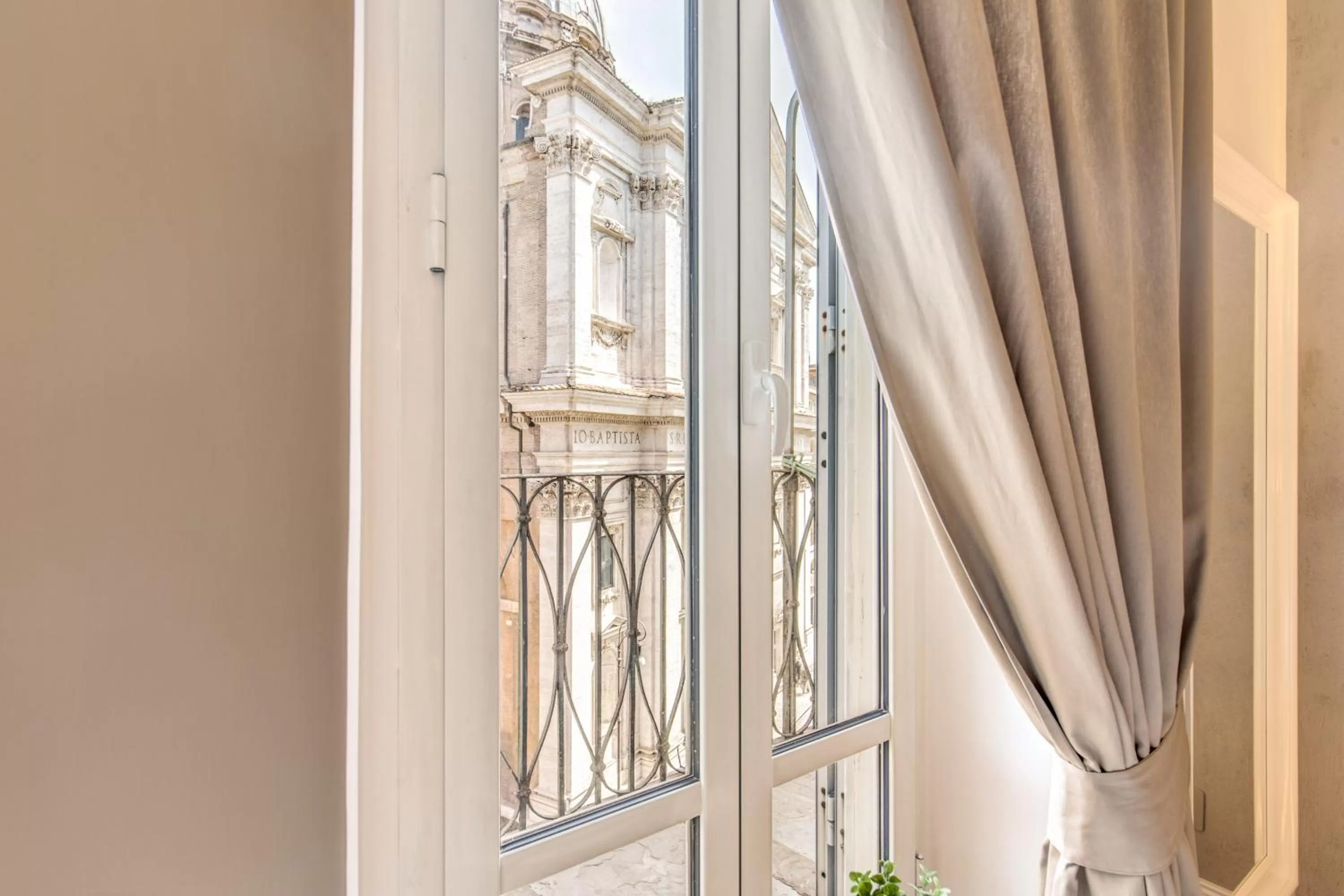 Bedroom in The Spanish Suite Campo de' Fiori