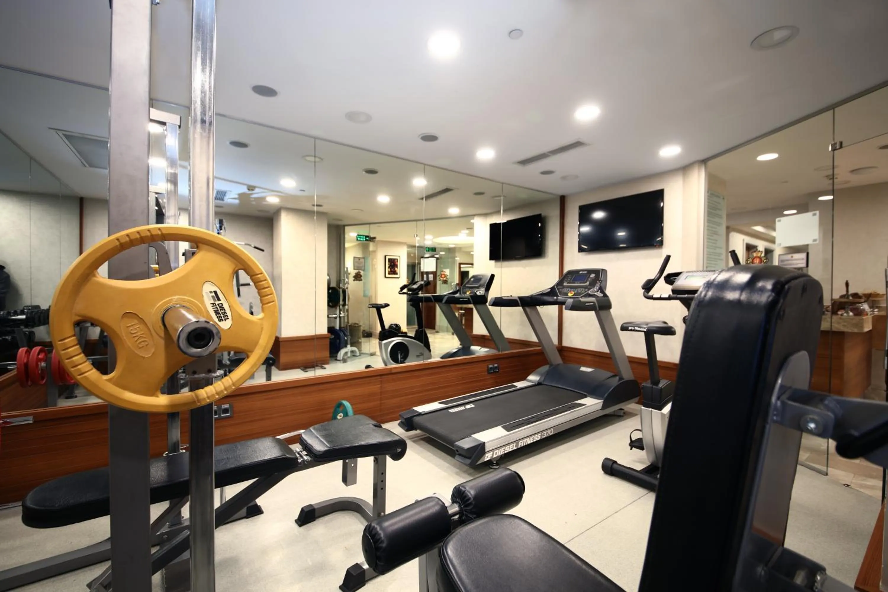 Fitness centre/facilities in Dosso Dossi Hotels Old City
