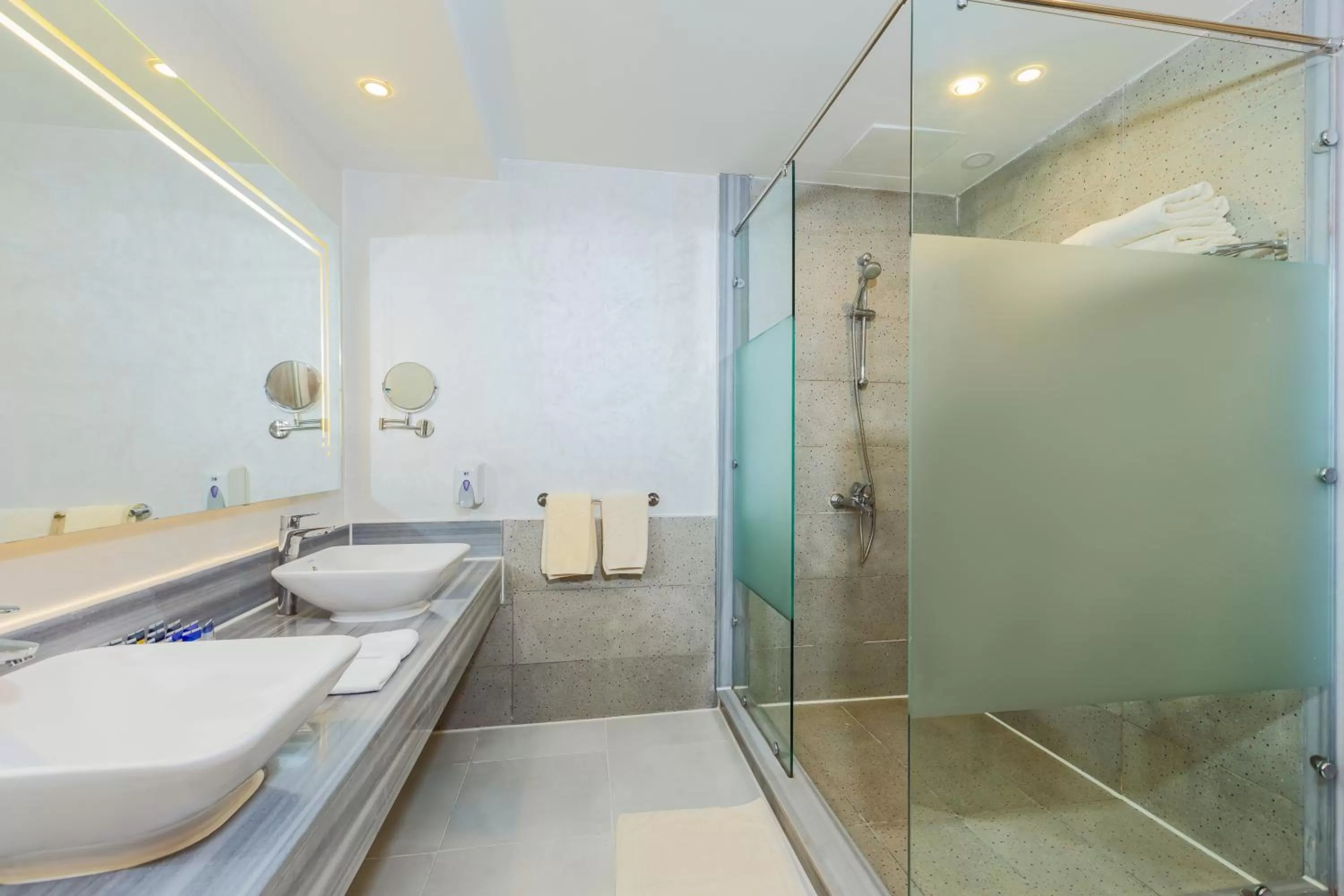 Bathroom in Pickalbatros Jungle Aqua Park - Neverland Hurghada