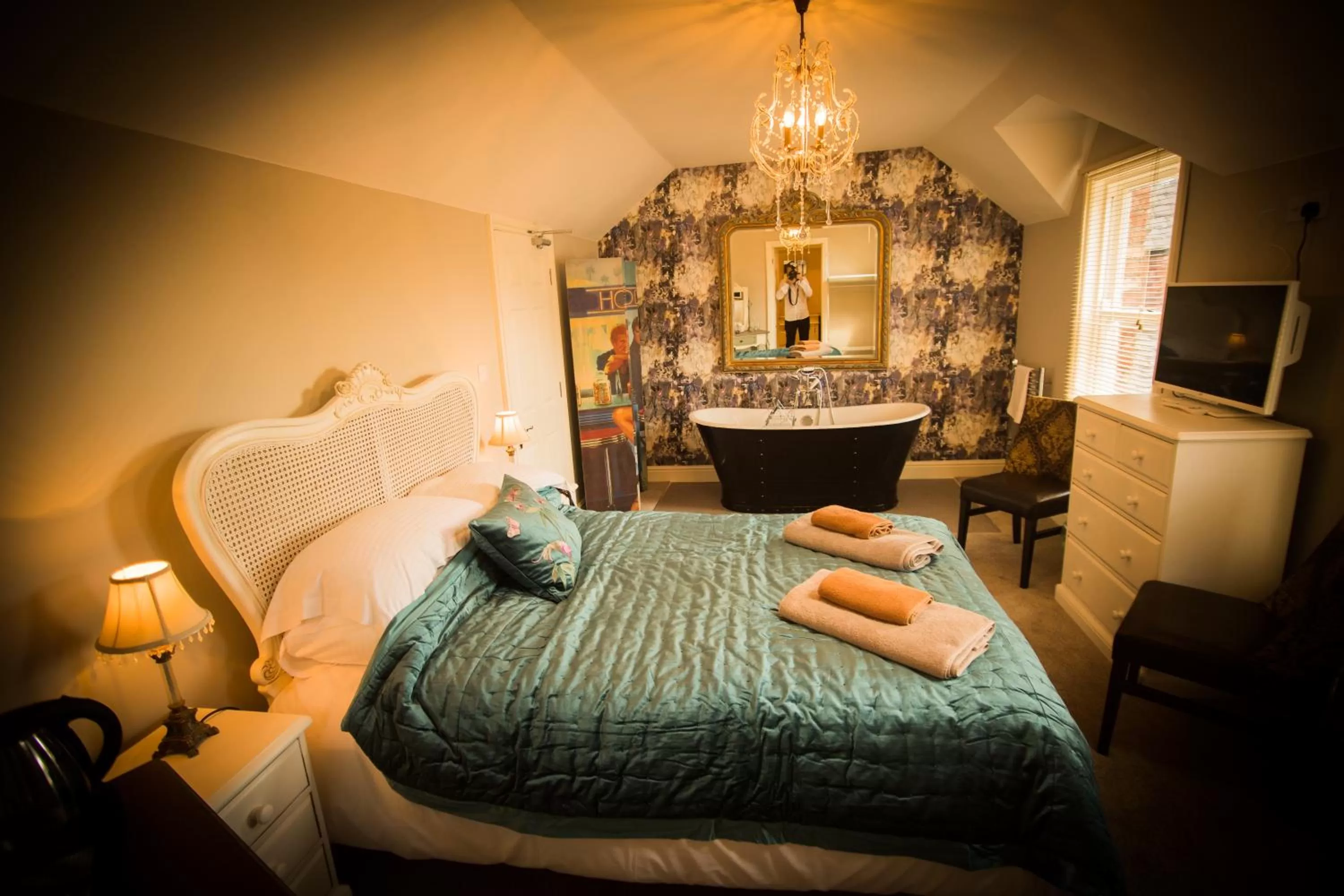 Photo of the whole room, Bed in Brockley Hall Hotel