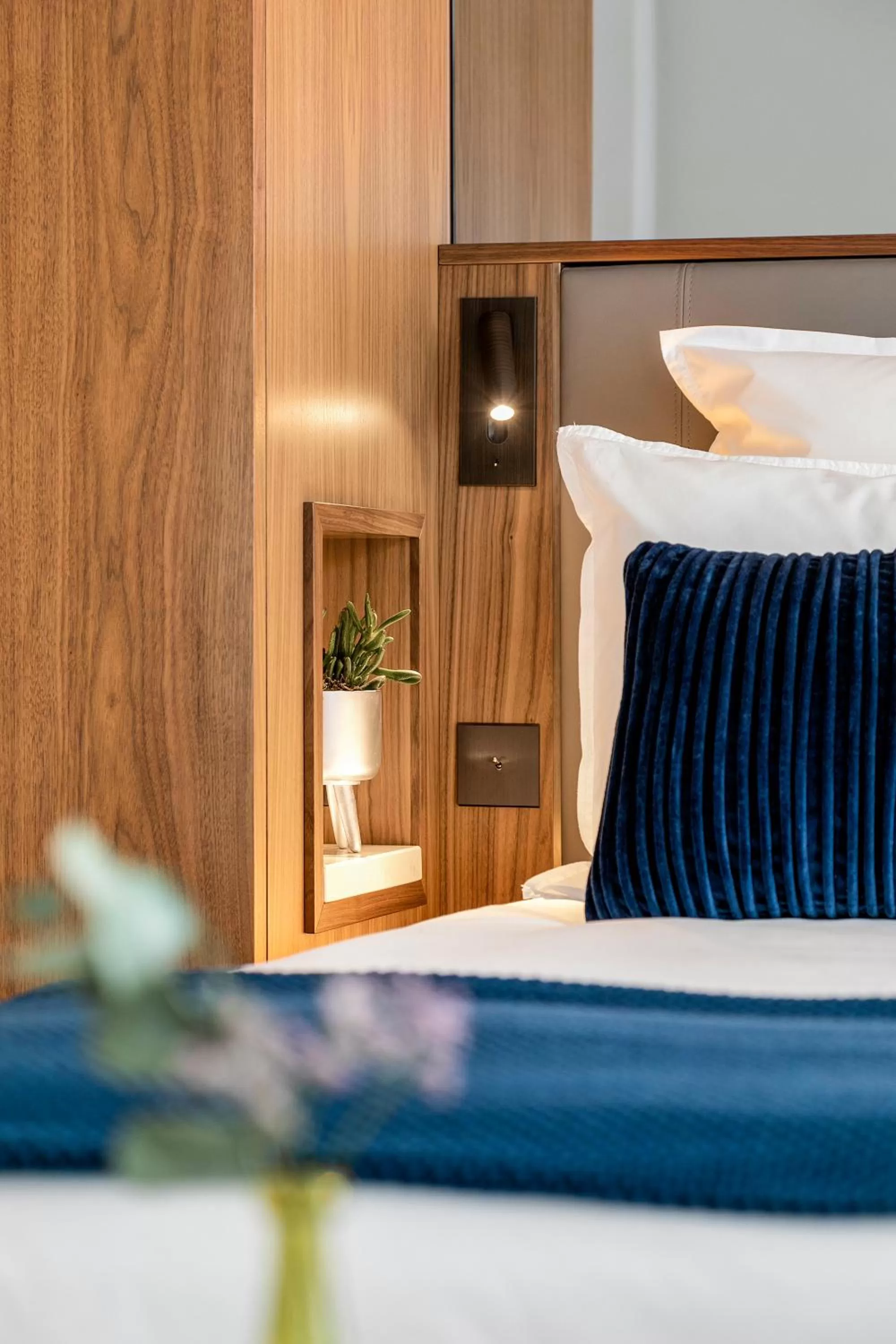 Decorative detail, Bed in CARD Hôtel