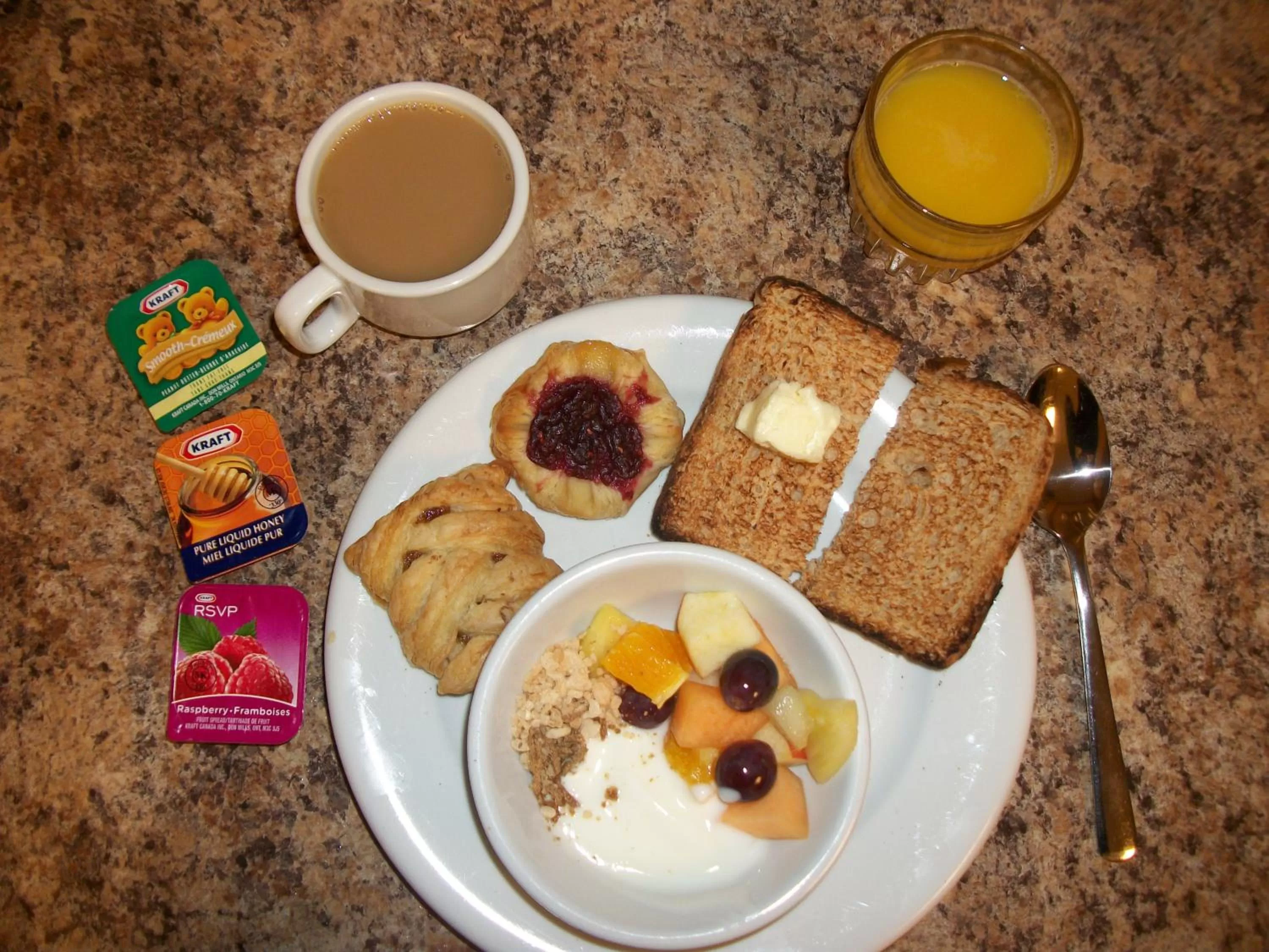 Food in Brewster Mountain Lodge