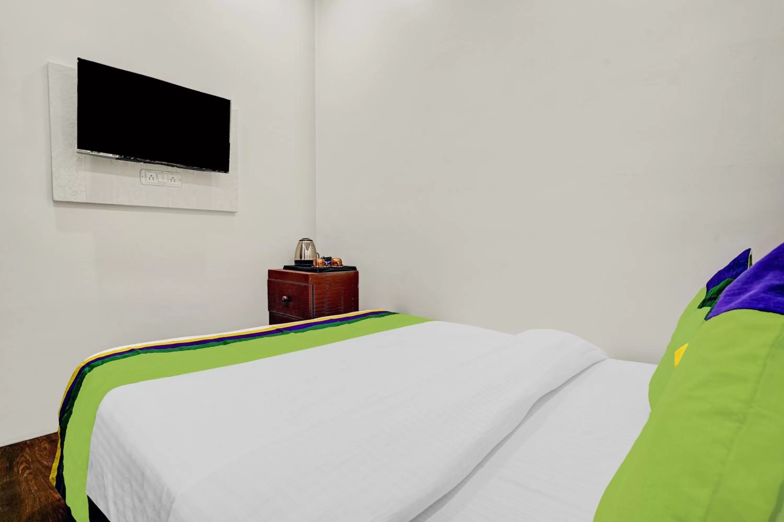 Bed in Treebo Trend Freedom Star, Vile Parle