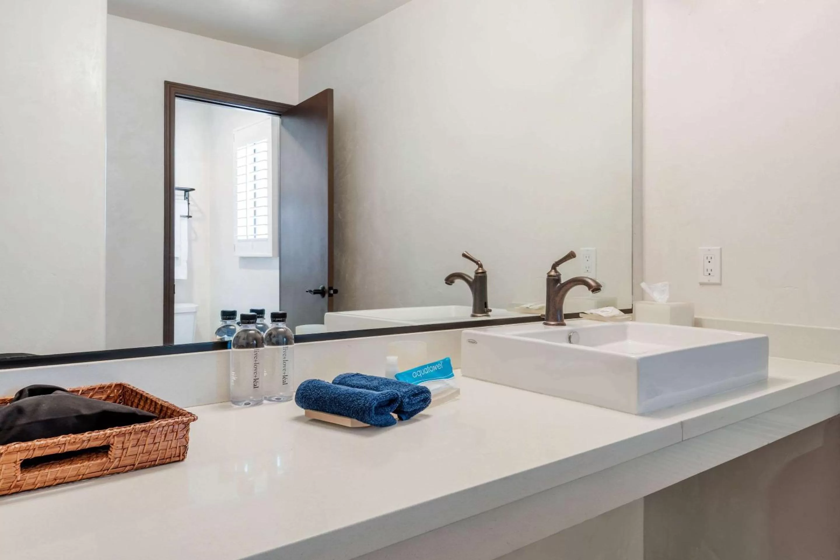 King Room - Non-Smoking in Hacienda de Leal - BW Signature Collection