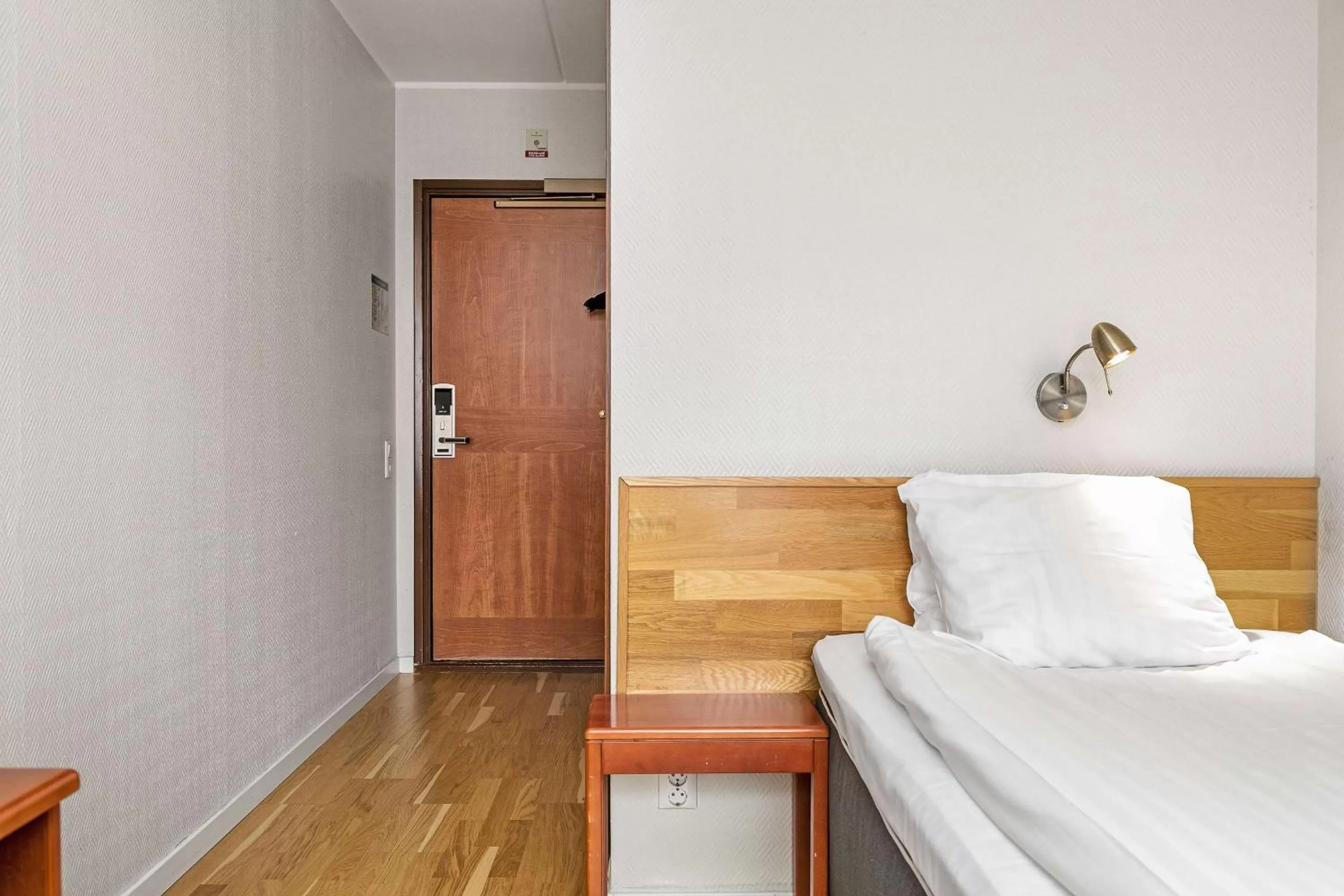 Bedroom in Best Western Ta Inn Hotel