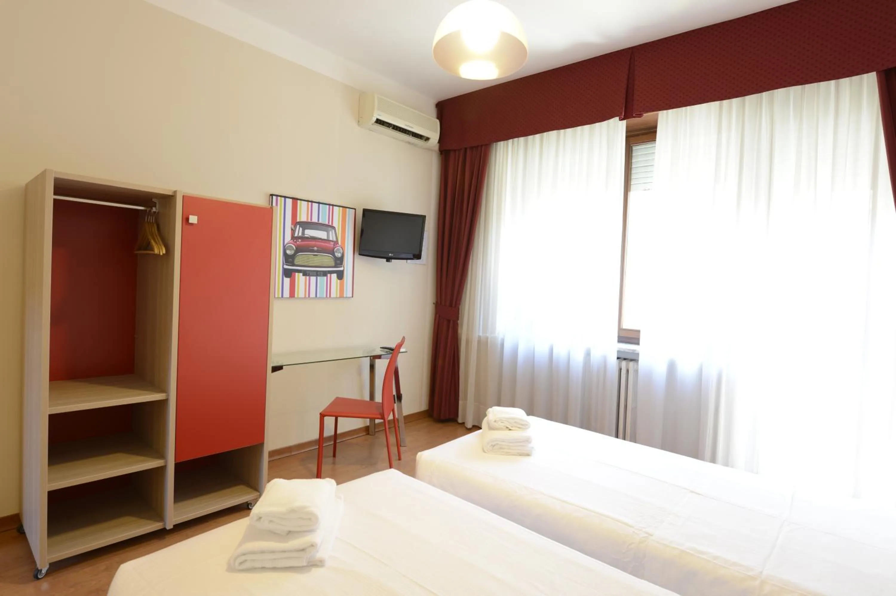 Photo of the whole room in Hotel Tourist