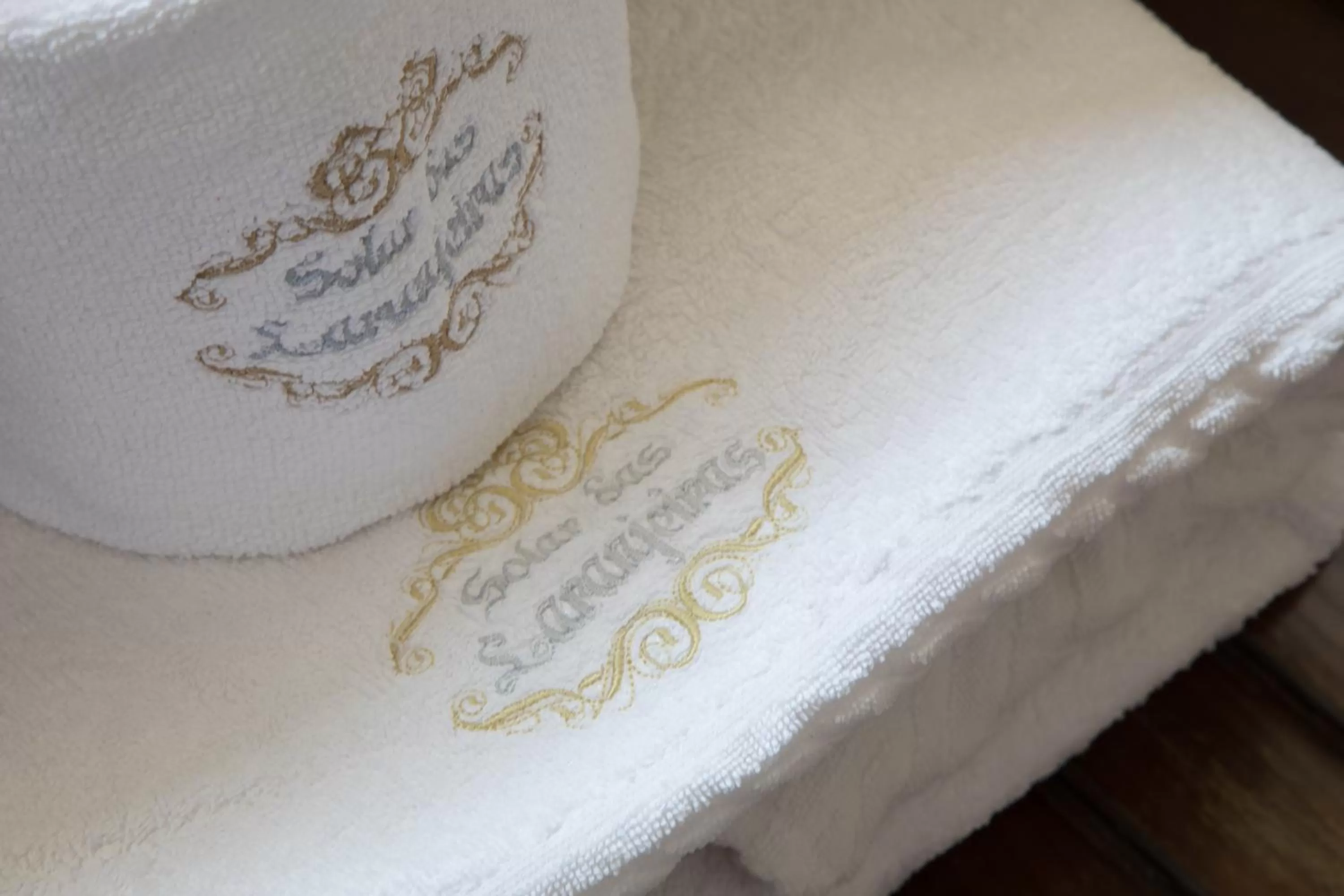 Decorative detail, Bed in Hotel Solar das Laranjeiras