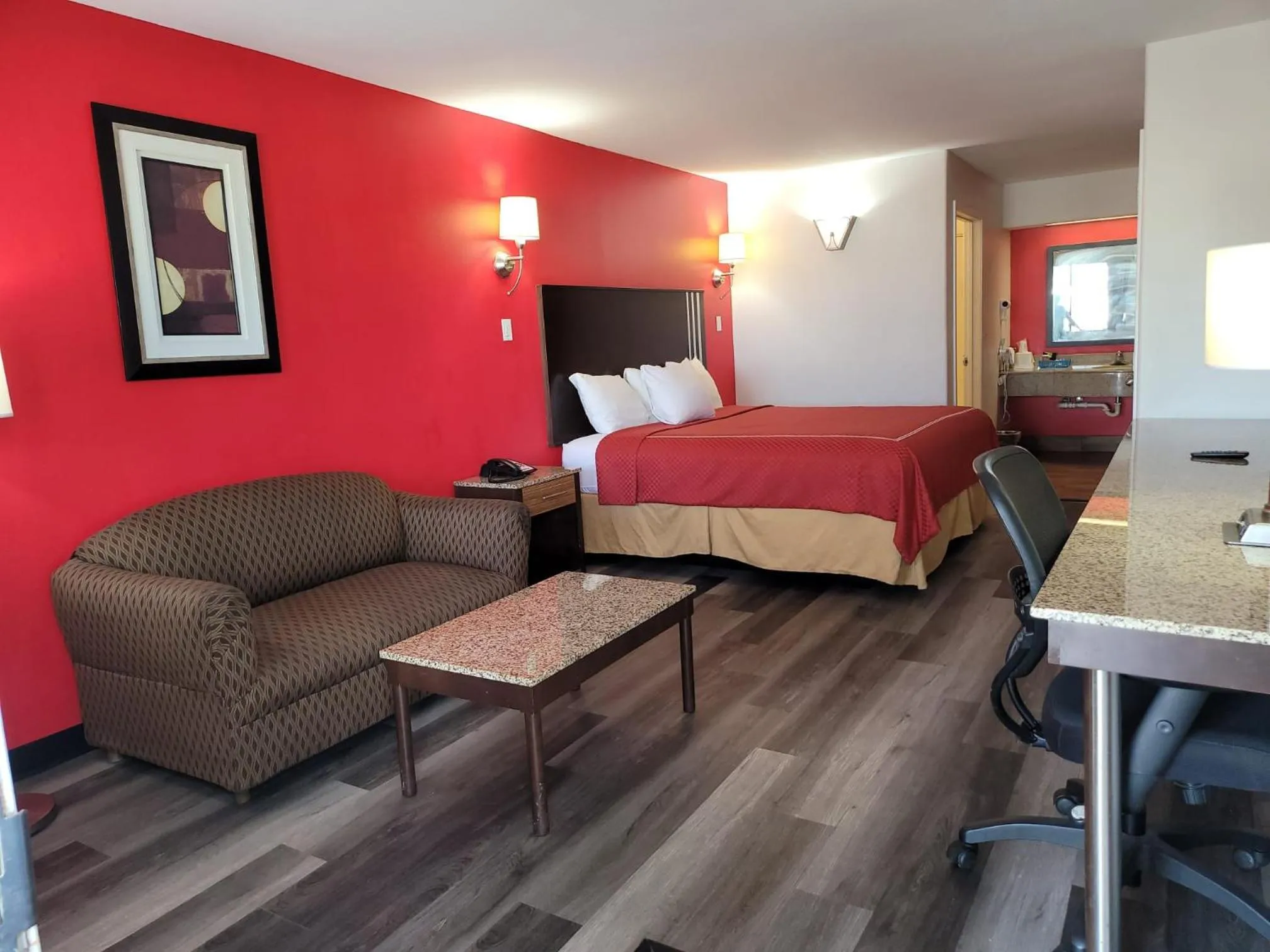 Bed in Texas Inn and Suites Raymondville