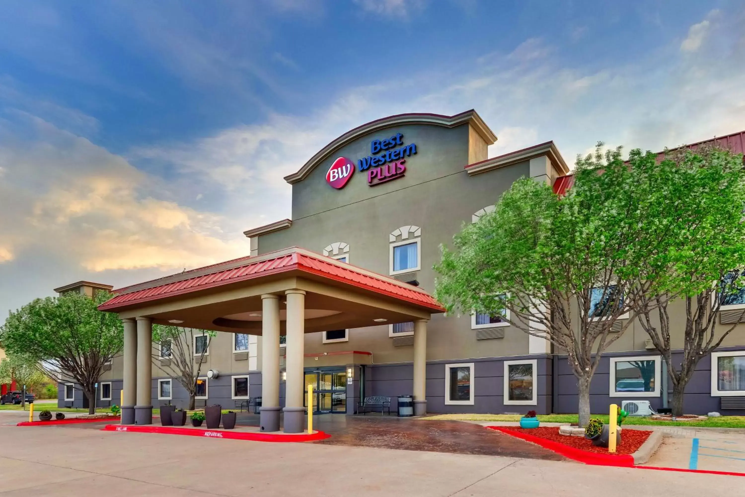 Best Western Plus University Inn & Suites Best Western Plus University Inn & Suites