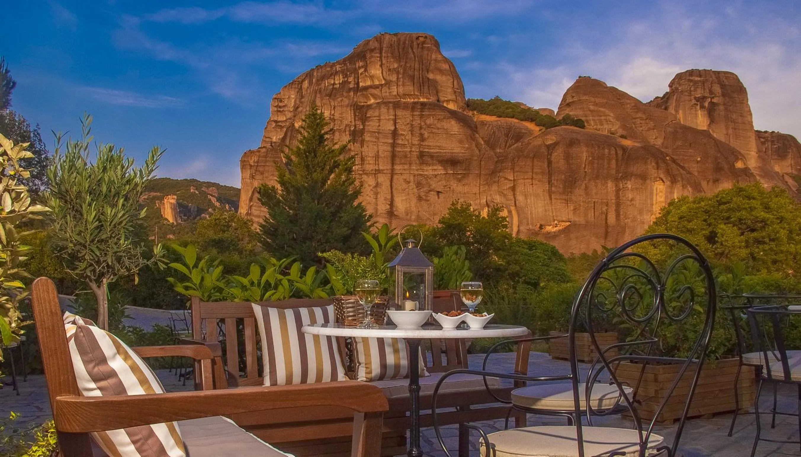 Patio in Hotel Doupiani House